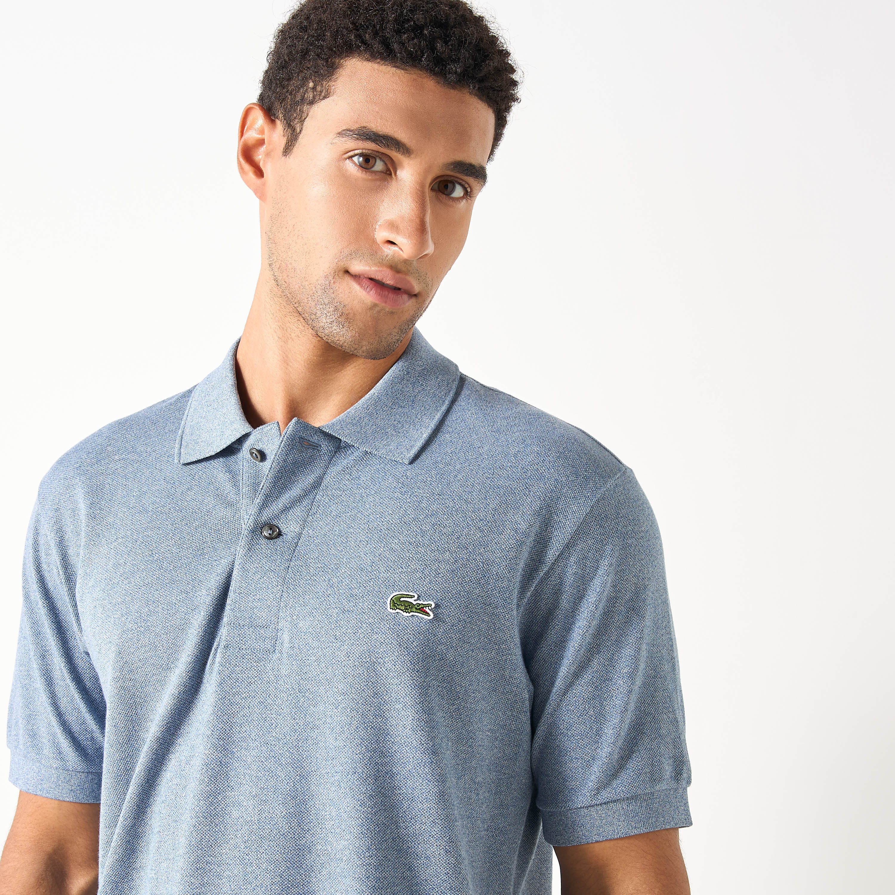 تيشيرت بولو بشعار وأكمام قصيرة من لاكوست-men-clothing-tshirtsandpolos-polos-image-4