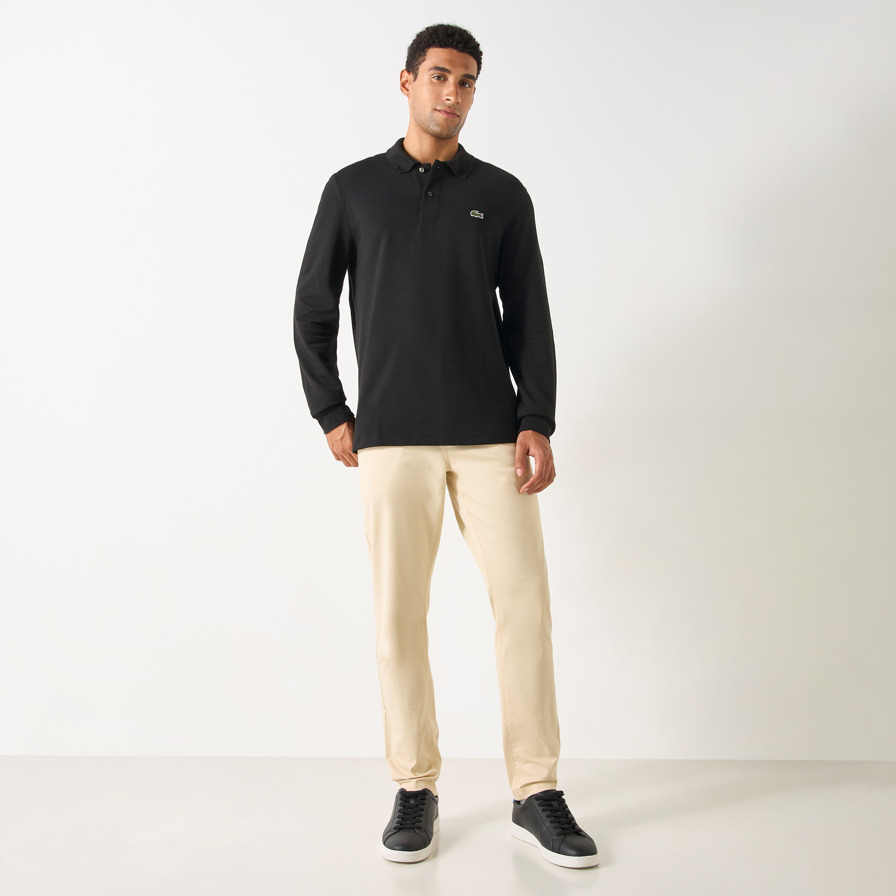تيشيرت بولو بأكمام طويلة وزخارف شعار من لاكوست-men-clothing-tshirtsandpolos-polos-image-2