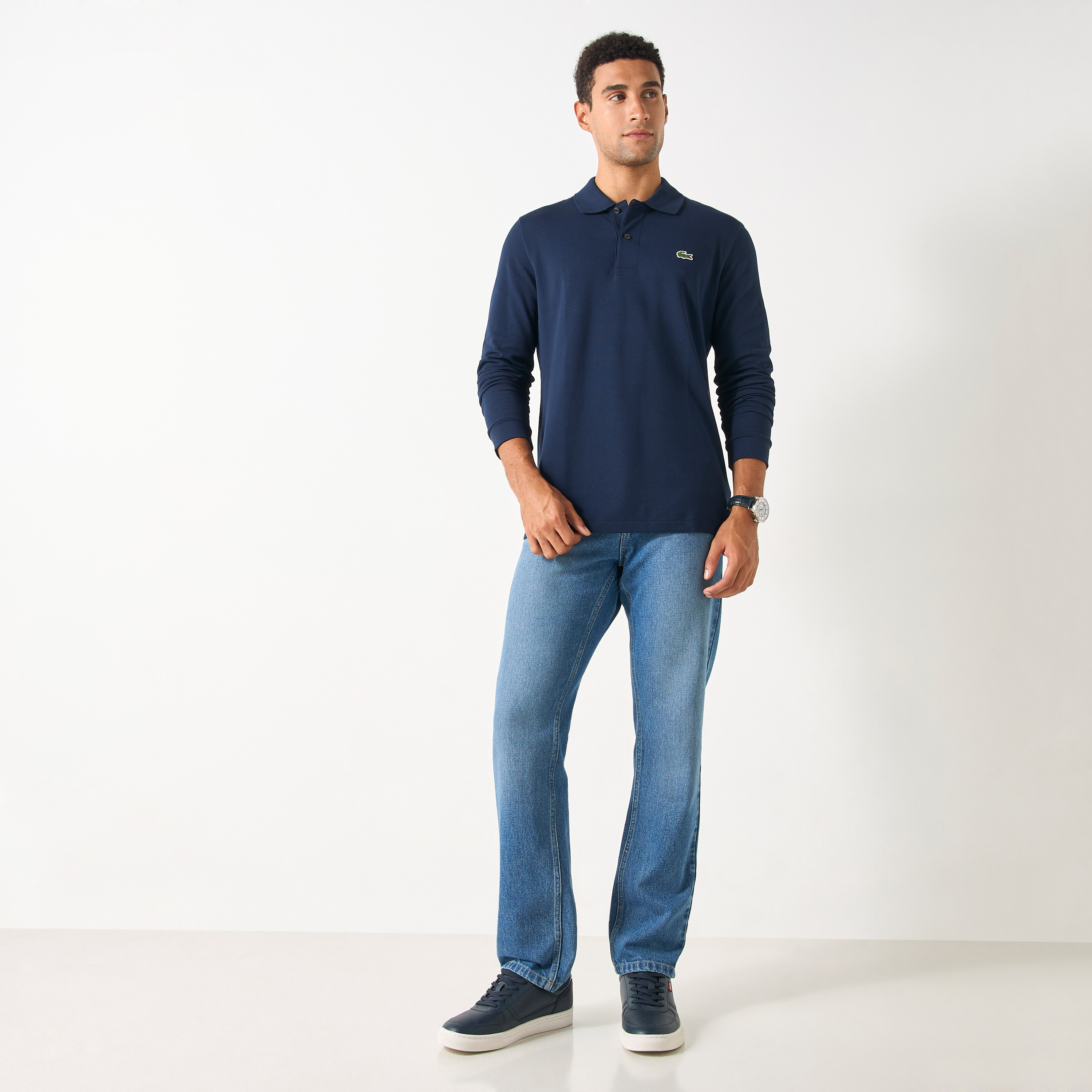 تيشيرت بولو بأكمام طويلة وزخارف شعار من لاكوست-men-clothing-tshirtsandpolos-polos-image-2