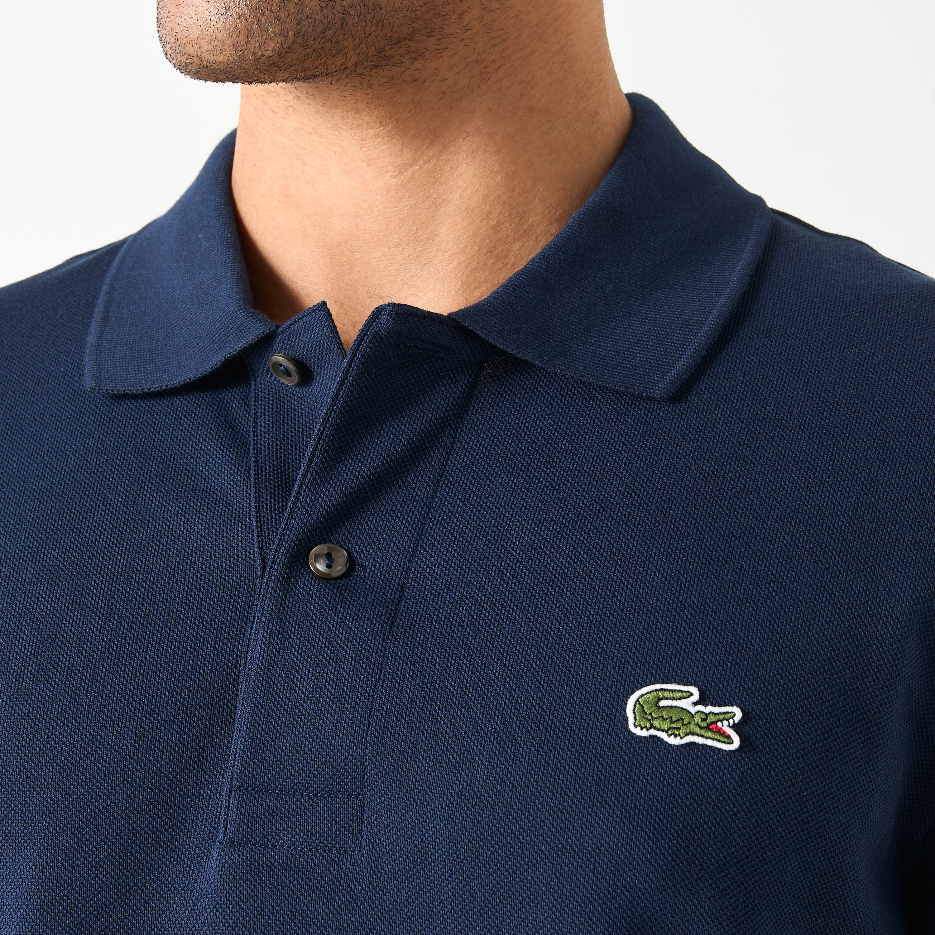 تيشيرت بولو بأكمام طويلة وزخارف شعار من لاكوست-men-clothing-tshirtsandpolos-polos-image-3