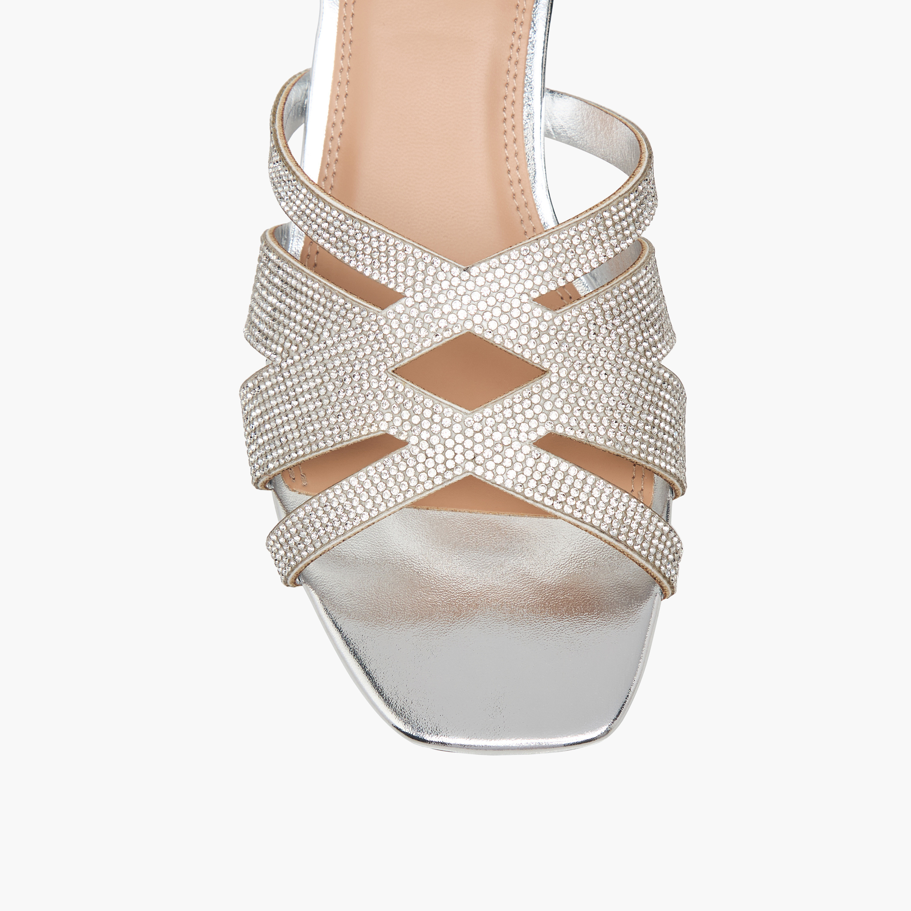 صندل سهل الارتداء مزيّن بحزام متقاطع وكعب عريض للنساء من سيليست-women-shoes-sandals-heeled-image-4