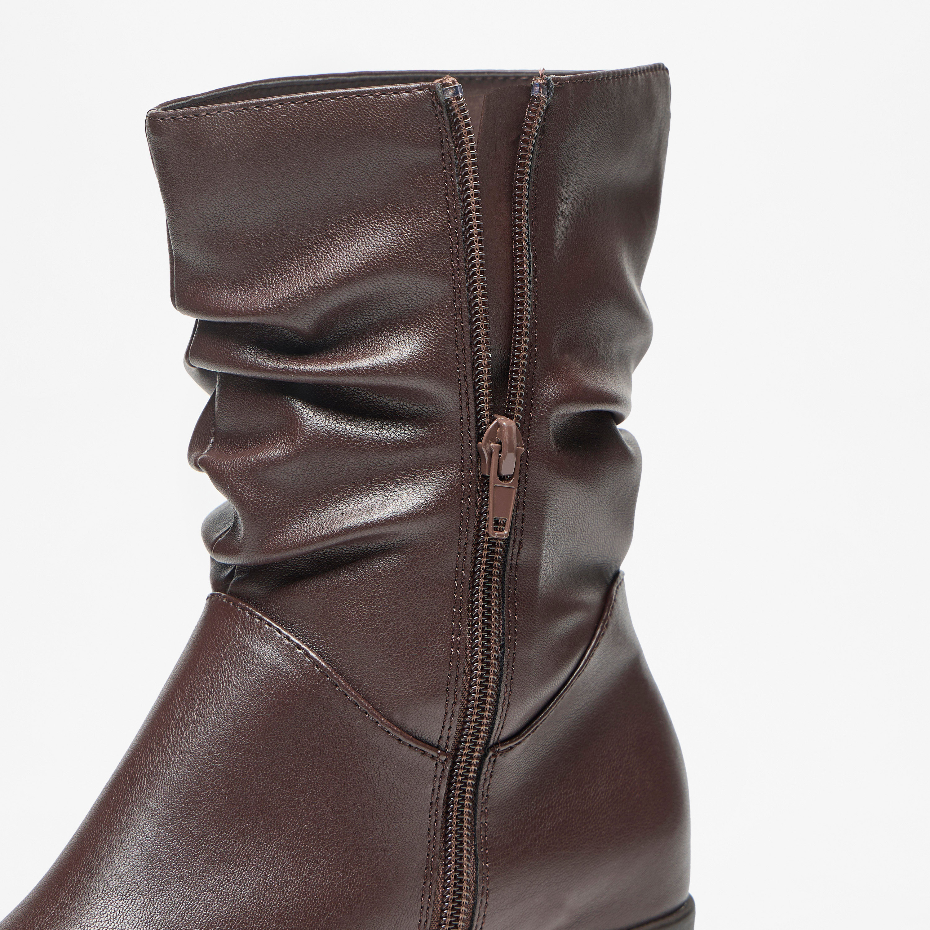 بوت واسع برقبة عالية وسحاب إغلاق وكعب سميك وكسرات للنساء من سيليست-women-shoes-boots-image-5