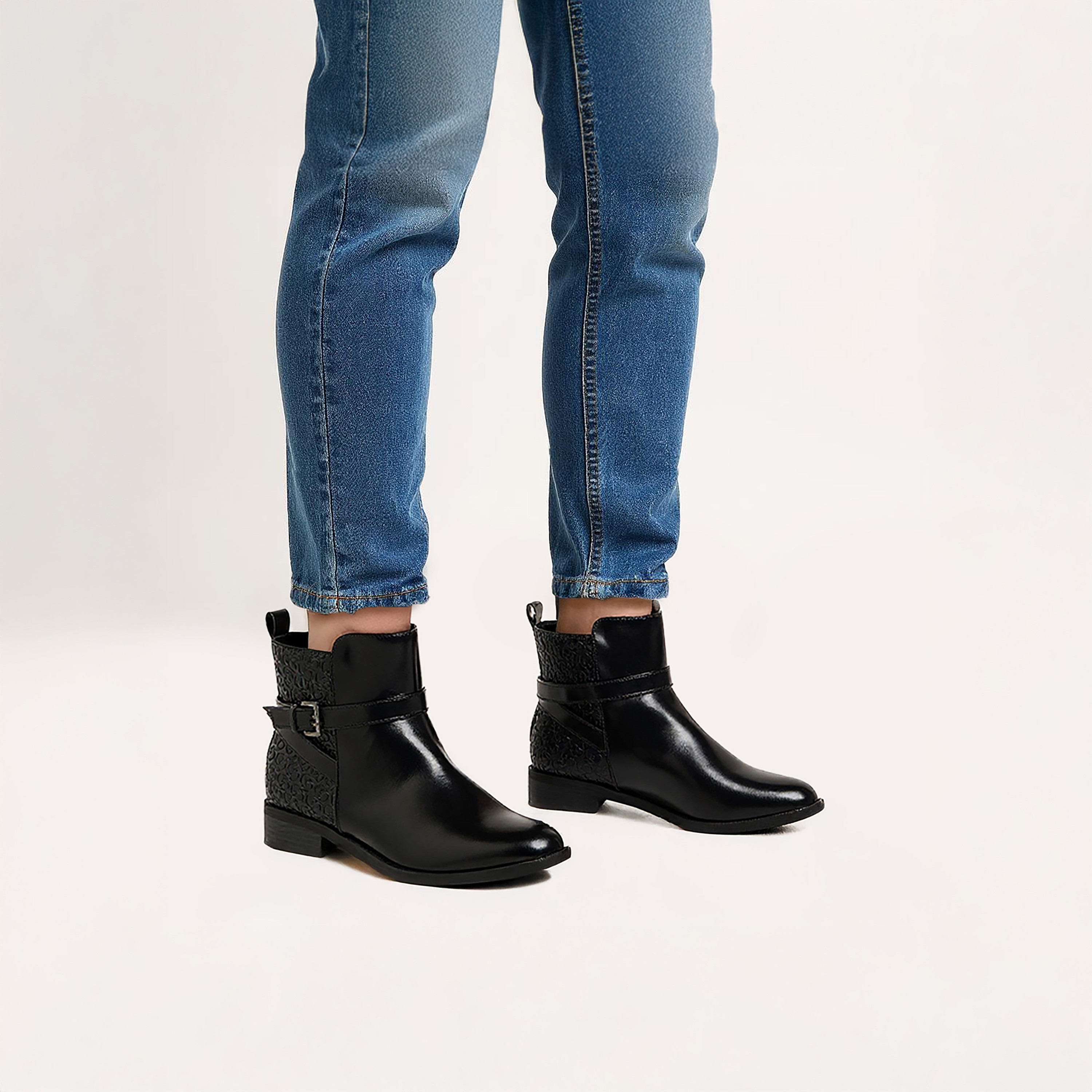 بوت بطول الكاحل وكعب سميك وسحاب إغلاق للنساء من سيليست-women-shoes-boots-image-2