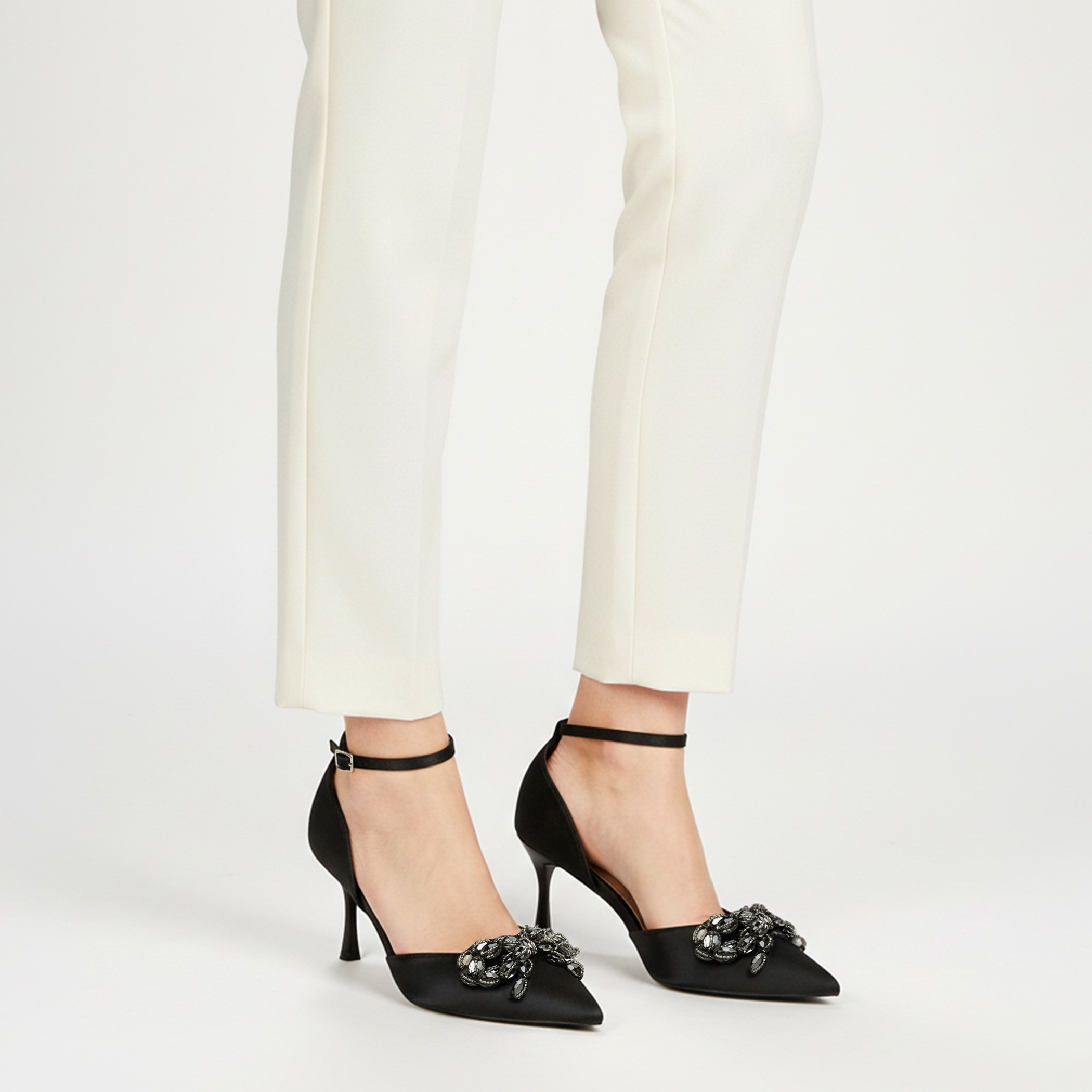 حذاء بكعب ستيليتو وزينة كريستال للنساء من فلورا بيلا-women-shoes-heels-image-2