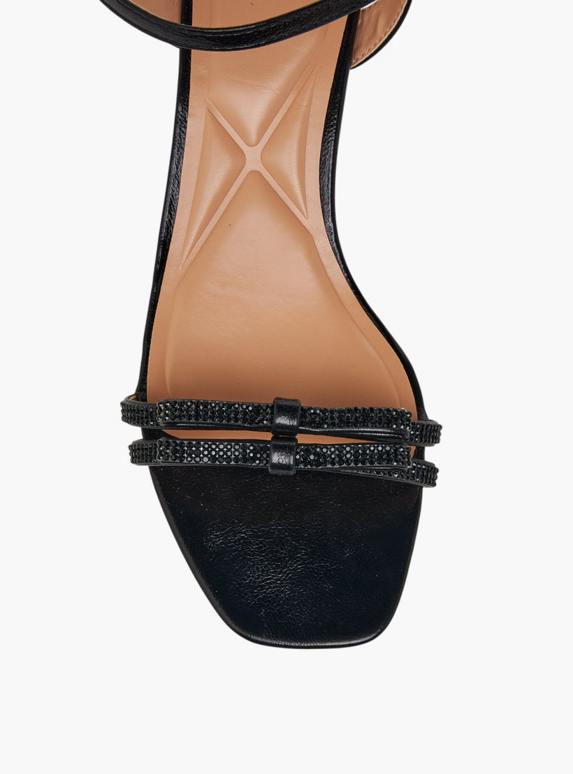 صندل مزين بكعب سميك للنساء من سيليست-women-shoes-sandals-heeled-image-4