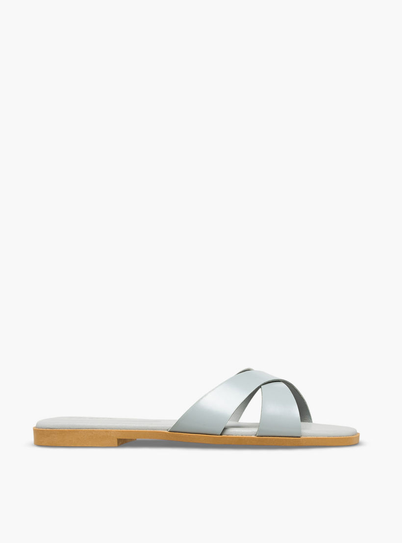 صندل بأحزمة متقاطعة للنساء من سيليست-women-shoes-flats-sandals-image-3