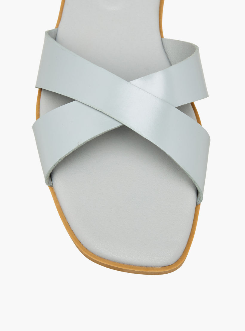 صندل بأحزمة متقاطعة للنساء من سيليست-women-shoes-flats-sandals-image-4