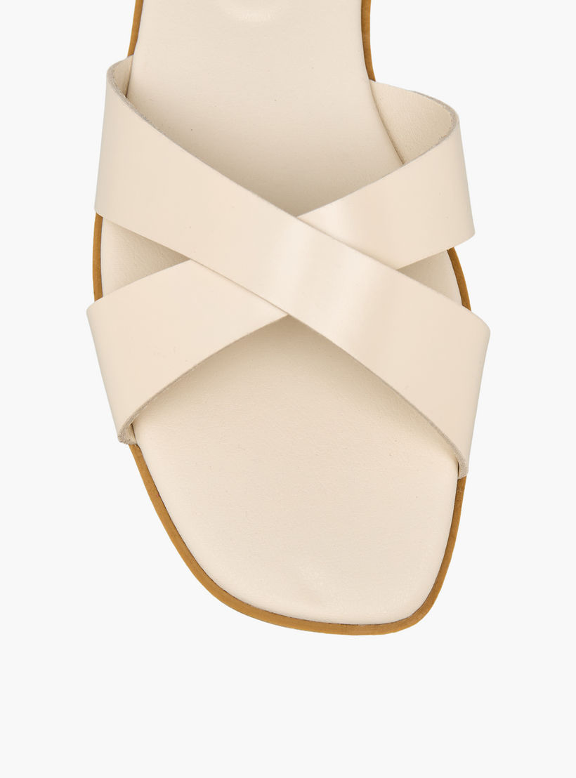 صندل بأحزمة متقاطعة للنساء من سيليست-women-shoes-flats-sandals-image-5