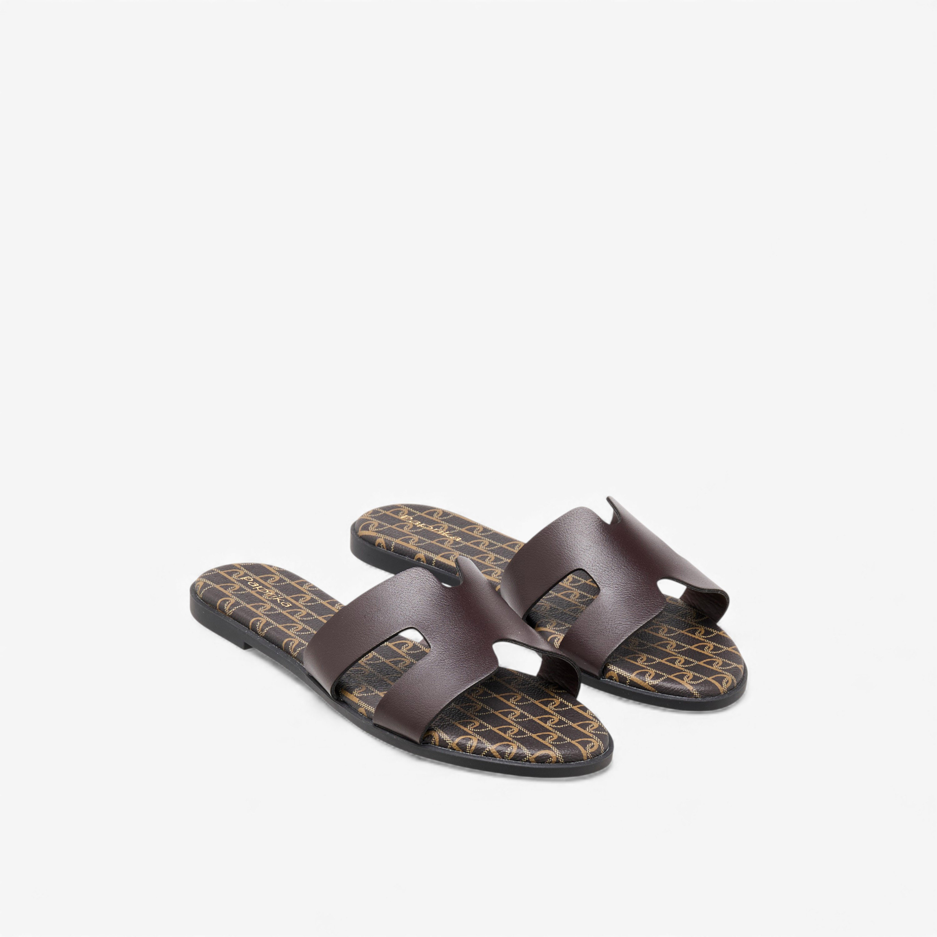 صندل بطبعات مونوجرام للنساء من بابريكا-women-shoes-flats-sandals-image-1