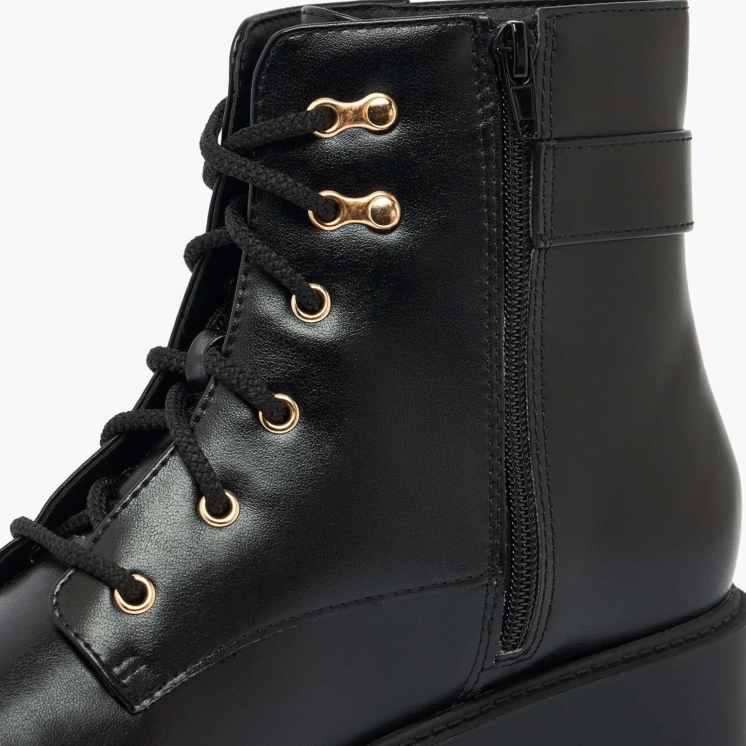 بوت بطول الكاحل ورباط إغلاق للنساء من فلورا بيلا من شو إكسبريس-women-shoes-boots-image-6
