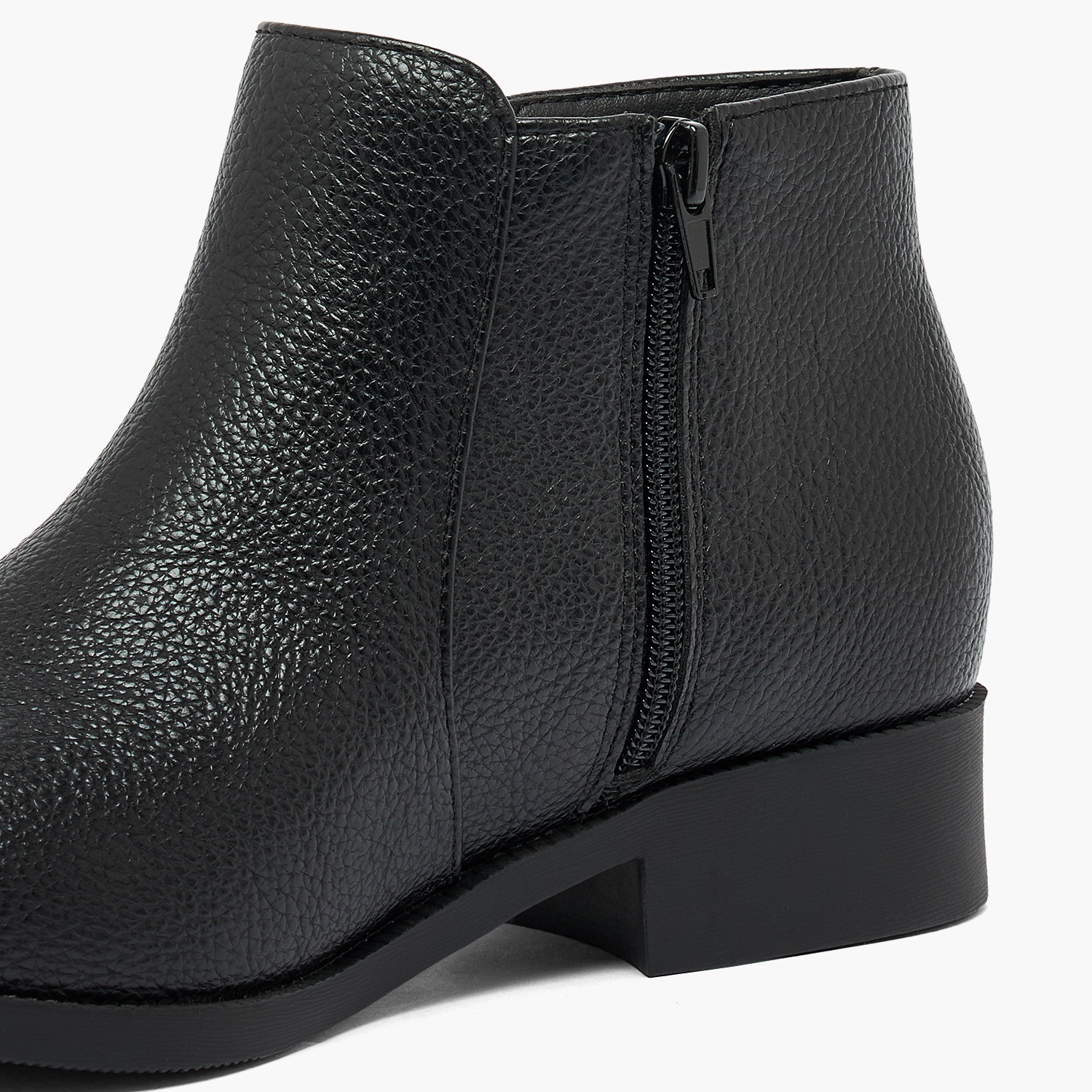 بوت بارز الملمس بطول الكاحل للنساء من فلورا بيلا من شو إكسبريس-women-shoes-boots-image-6
