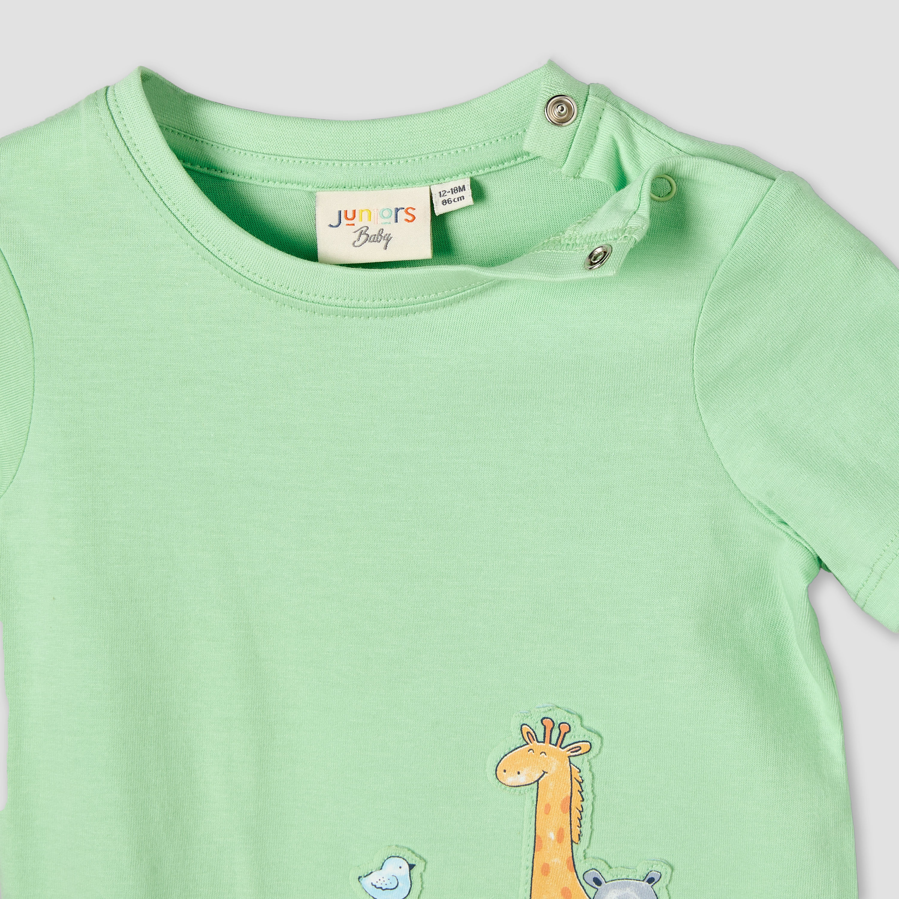 تيشيرت بياقة ضيقة وأكمام قصيرة وطبعات سفاري من جونيورز-baby-boys-clothing-tshirtsandpolos-image-3
