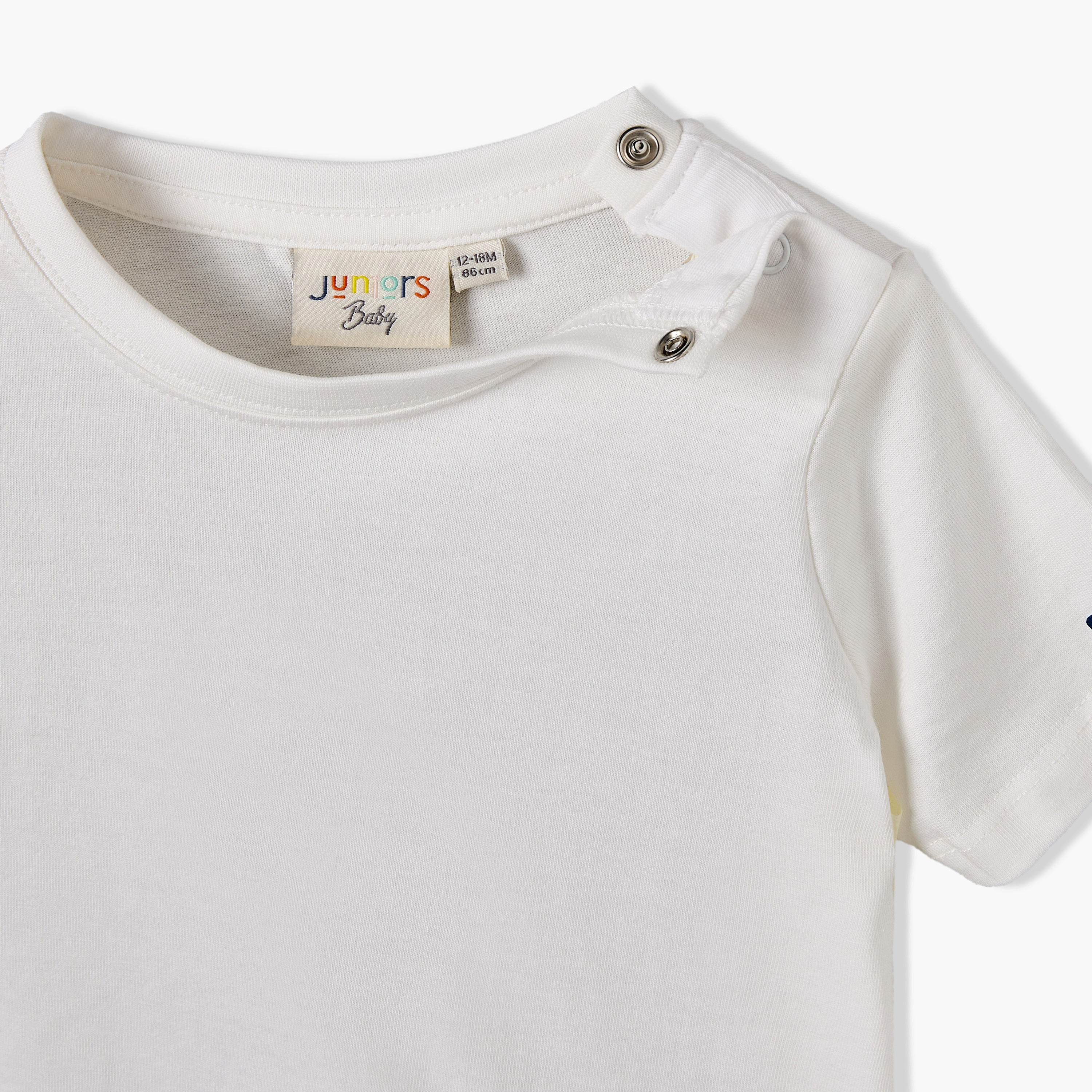 طقم دنغري بزخارف وتيشيرت بأكمام قصيرة وياقة مستديرة من جونيورز-baby-boys-clothing-setsandcoords-image-6