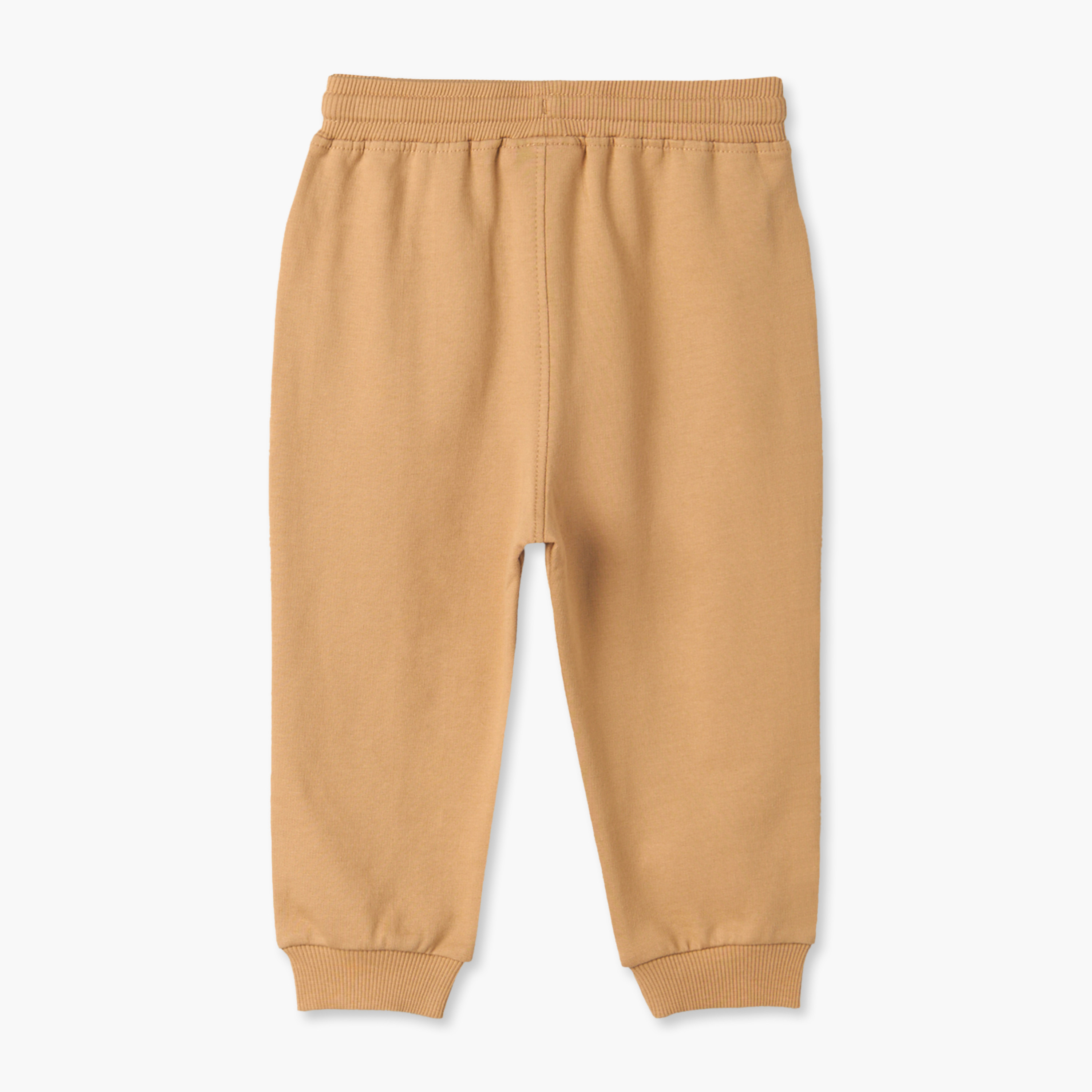 طقم من 3 - سويتشيرت بياقة ضيقة وأكمام طويلة وبنطلون جوجر بطبعات من جونيورز-baby-boys-clothing-setsandcoords-image-7