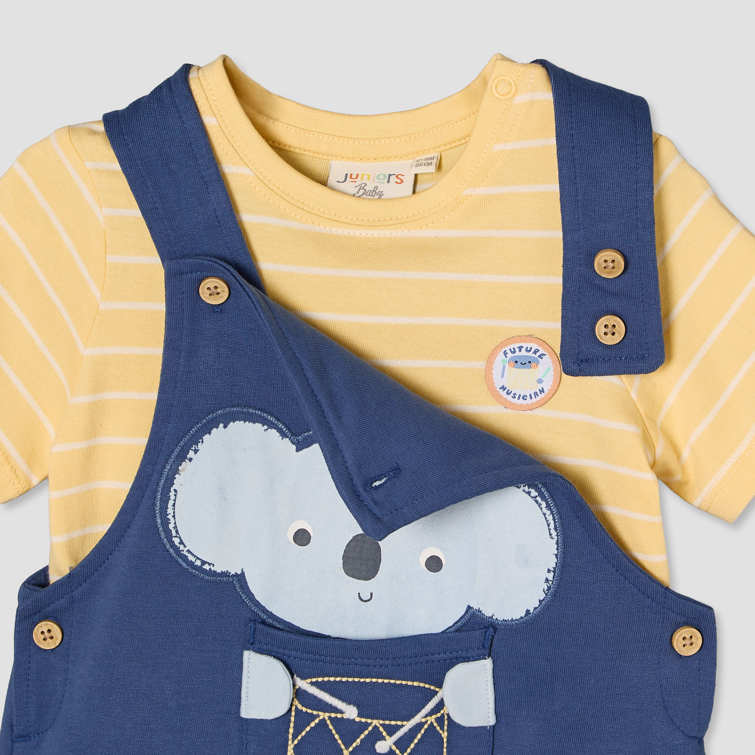 طقم تيشيرت بياقة دائرية وأكمام قصيرة مع دنغري وتصميم كوالا من جونيورز-baby-boys-clothing-setsandcoords-image-5