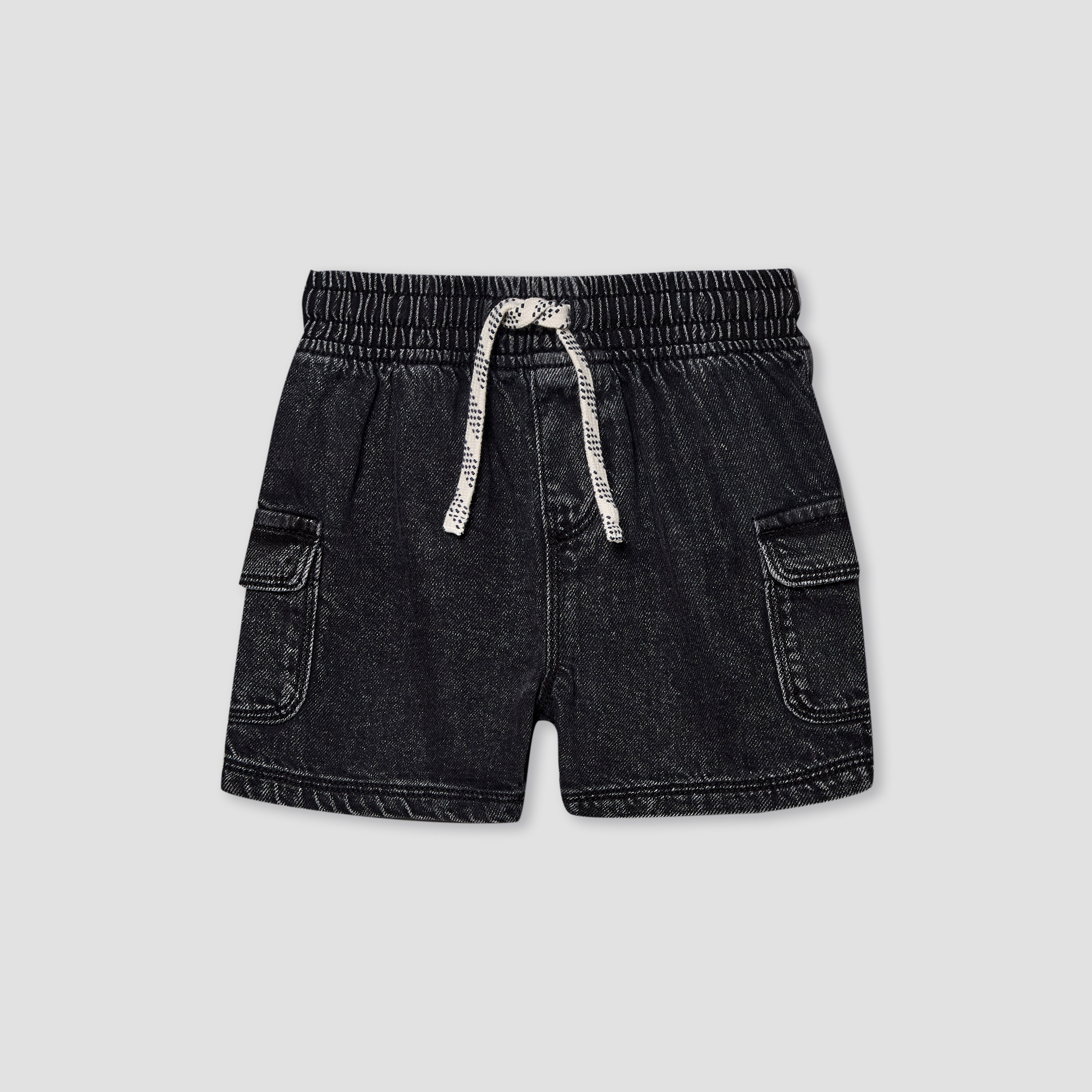 شورت كارجو بطول الركبة وخصر برباط وجيوب من جونيورز-baby-boys-clothing-bottoms-shorts-image-1