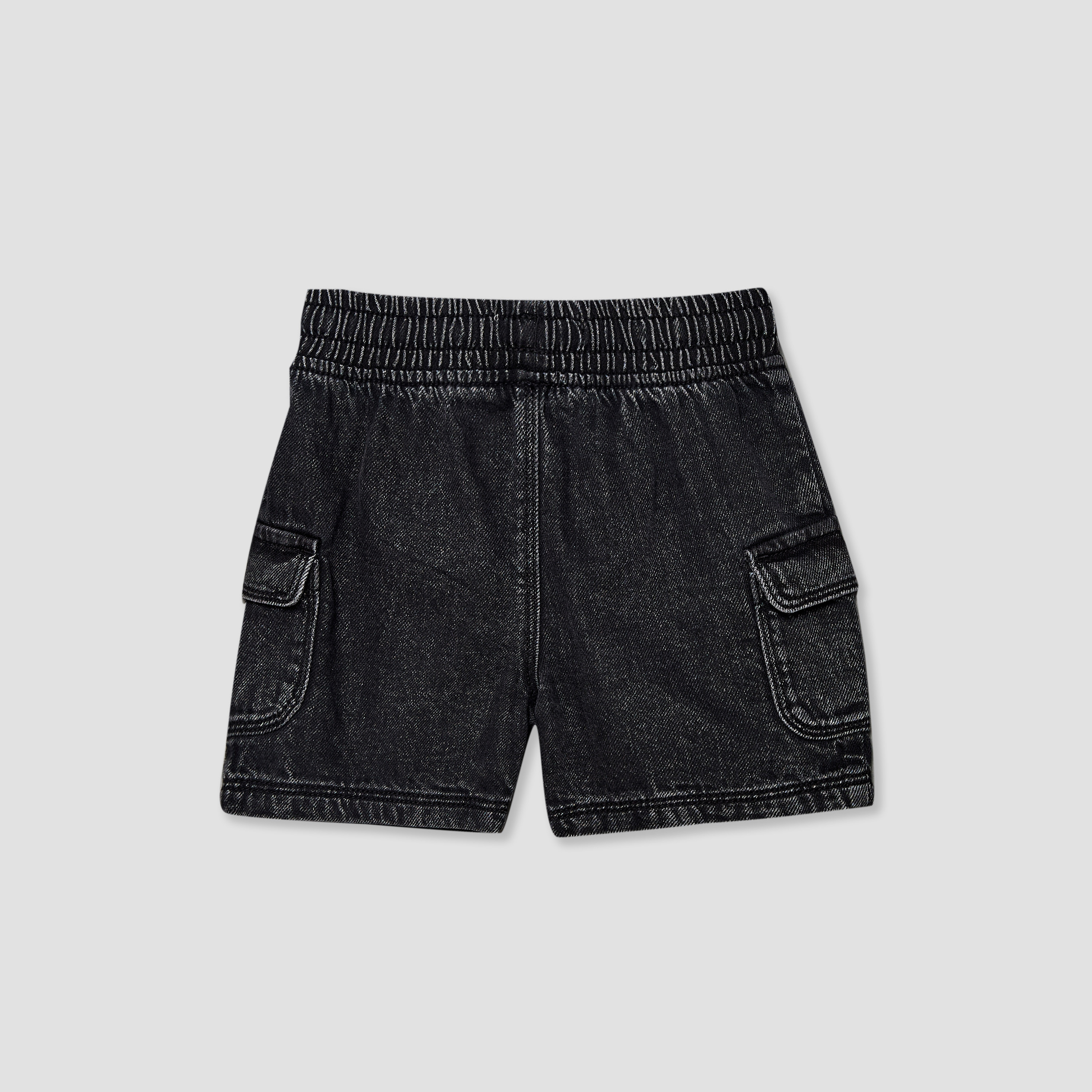 شورت كارجو بطول الركبة وخصر برباط وجيوب من جونيورز-baby-boys-clothing-bottoms-shorts-image-2