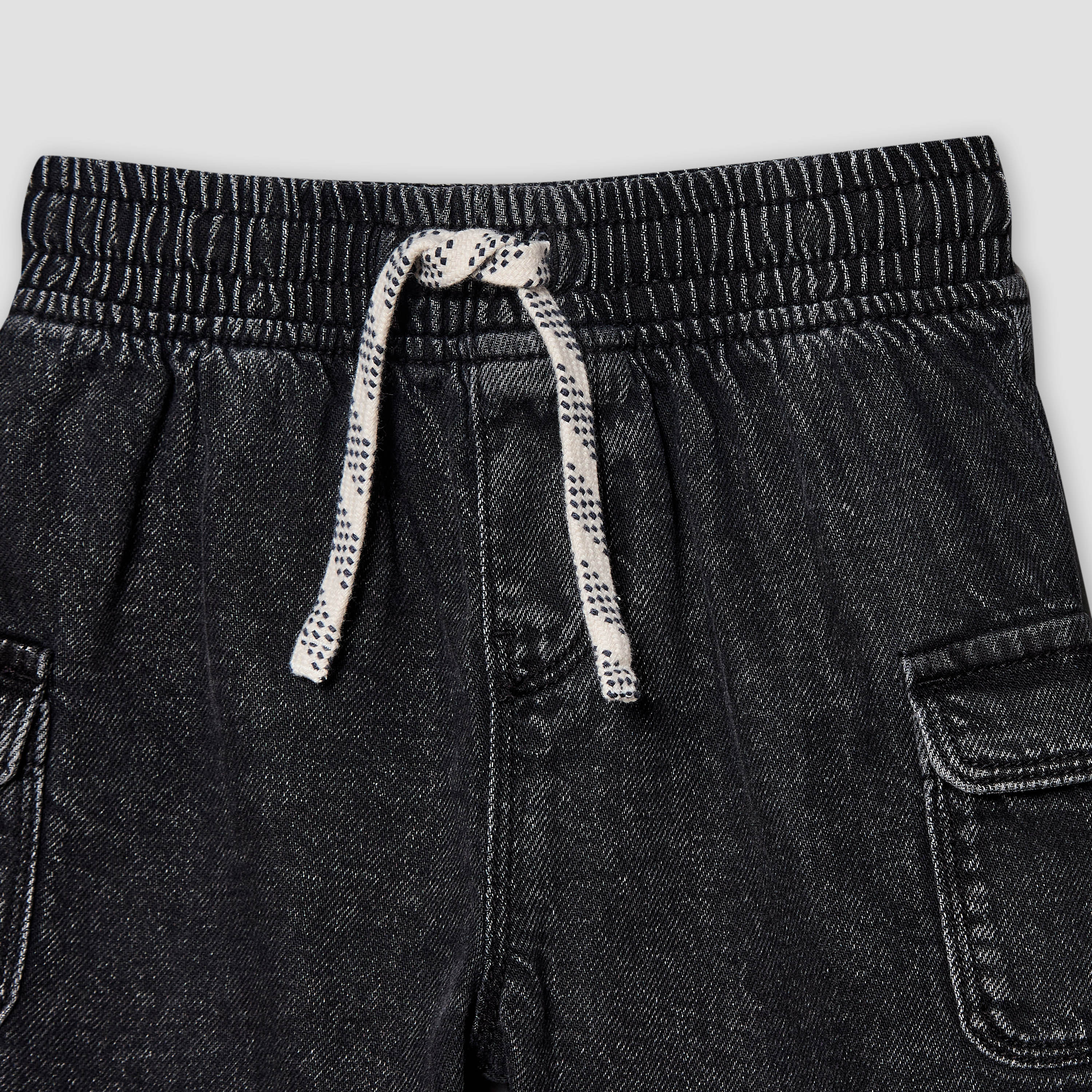 شورت كارجو بطول الركبة وخصر برباط وجيوب من جونيورز-baby-boys-clothing-bottoms-shorts-image-3