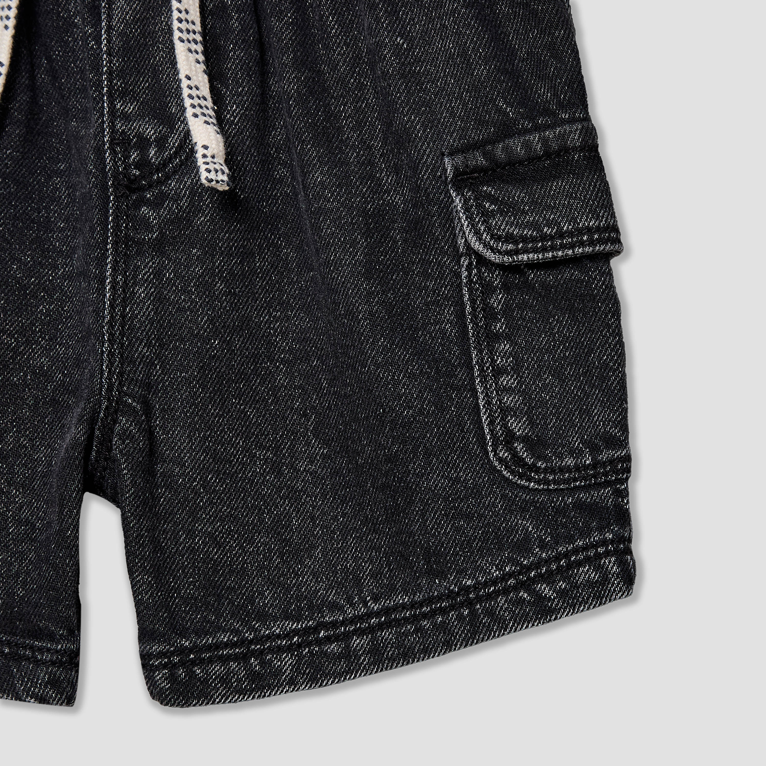 شورت كارجو بطول الركبة وخصر برباط وجيوب من جونيورز-baby-boys-clothing-bottoms-shorts-image-4