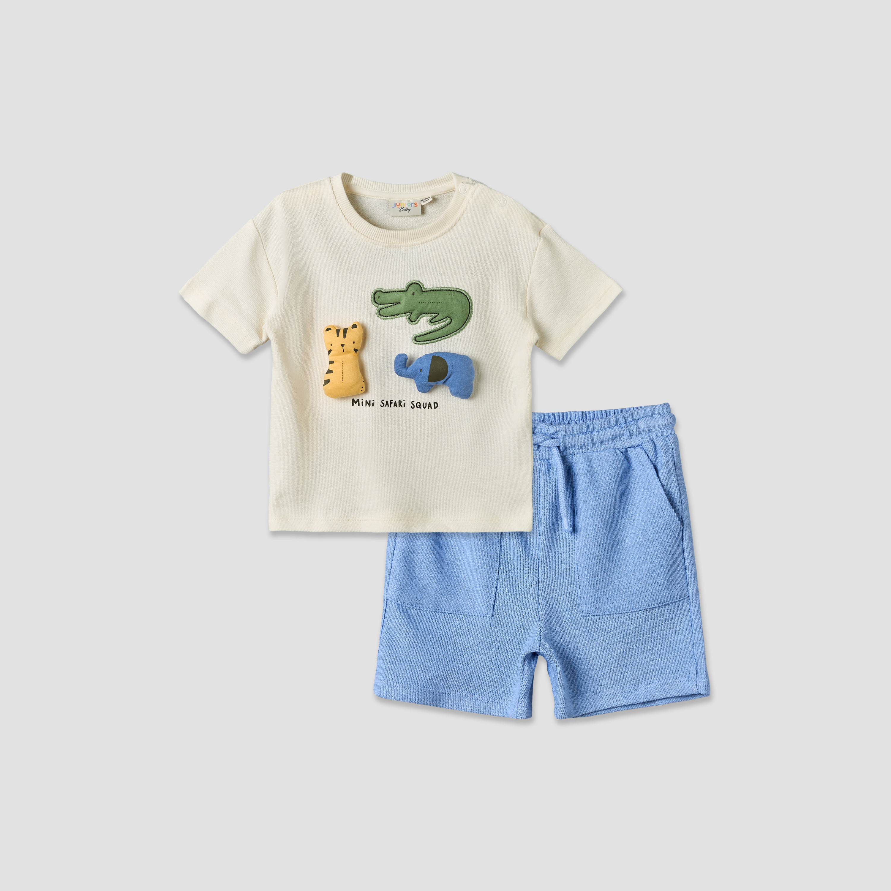 طقم تيشيرت بياقة ضيقة وأكمام قصيرة وشورت بزخارف سفاري من جونيورز-baby-boys-clothing-setsandcoords-image-2