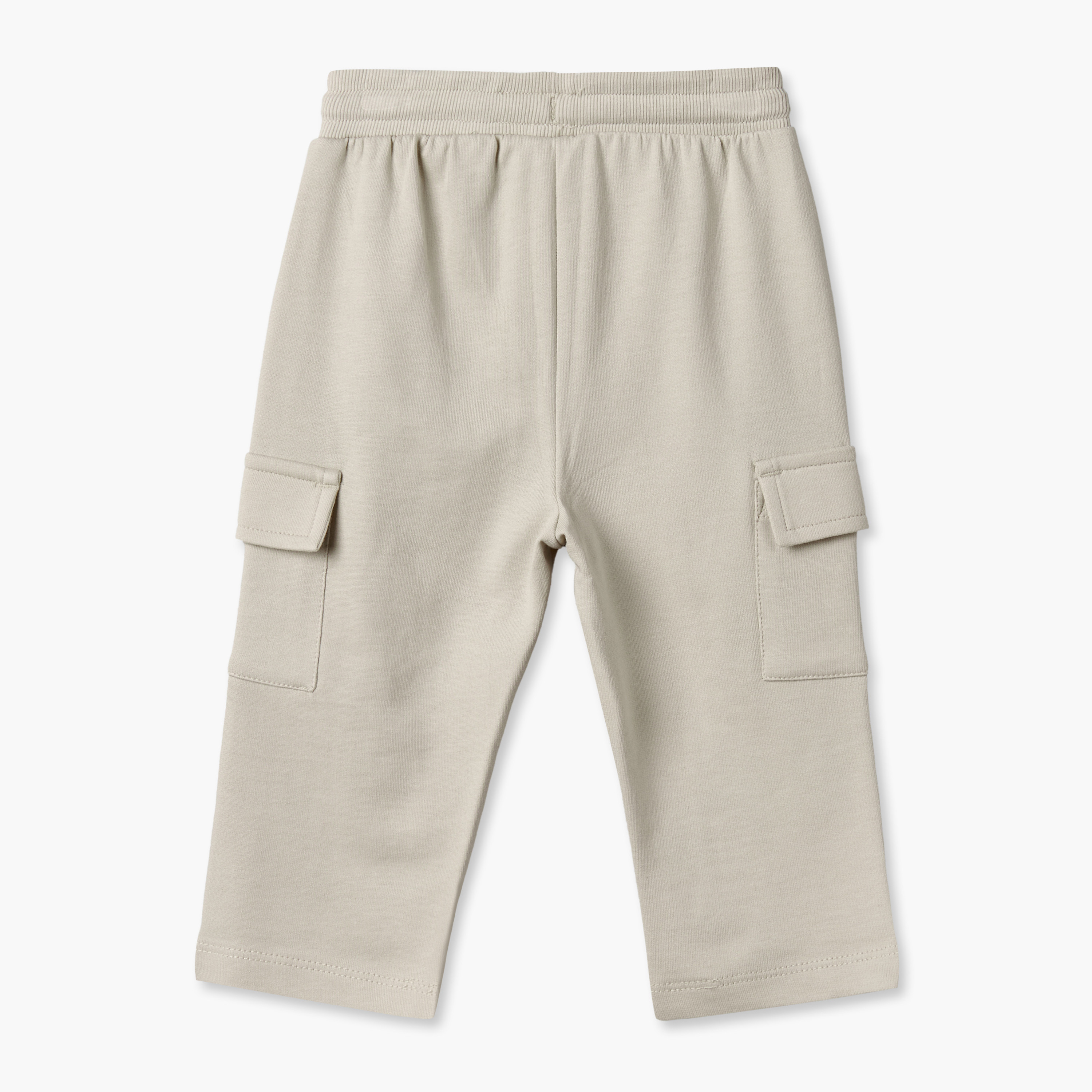 طقم سويت شيرت بياقة ضيقة وأكمام طويلة وبنطلون كارجو بتفاصيل زينة من جونيورز-baby-boys-clothing-winterwear-setsandcoords-image-5
