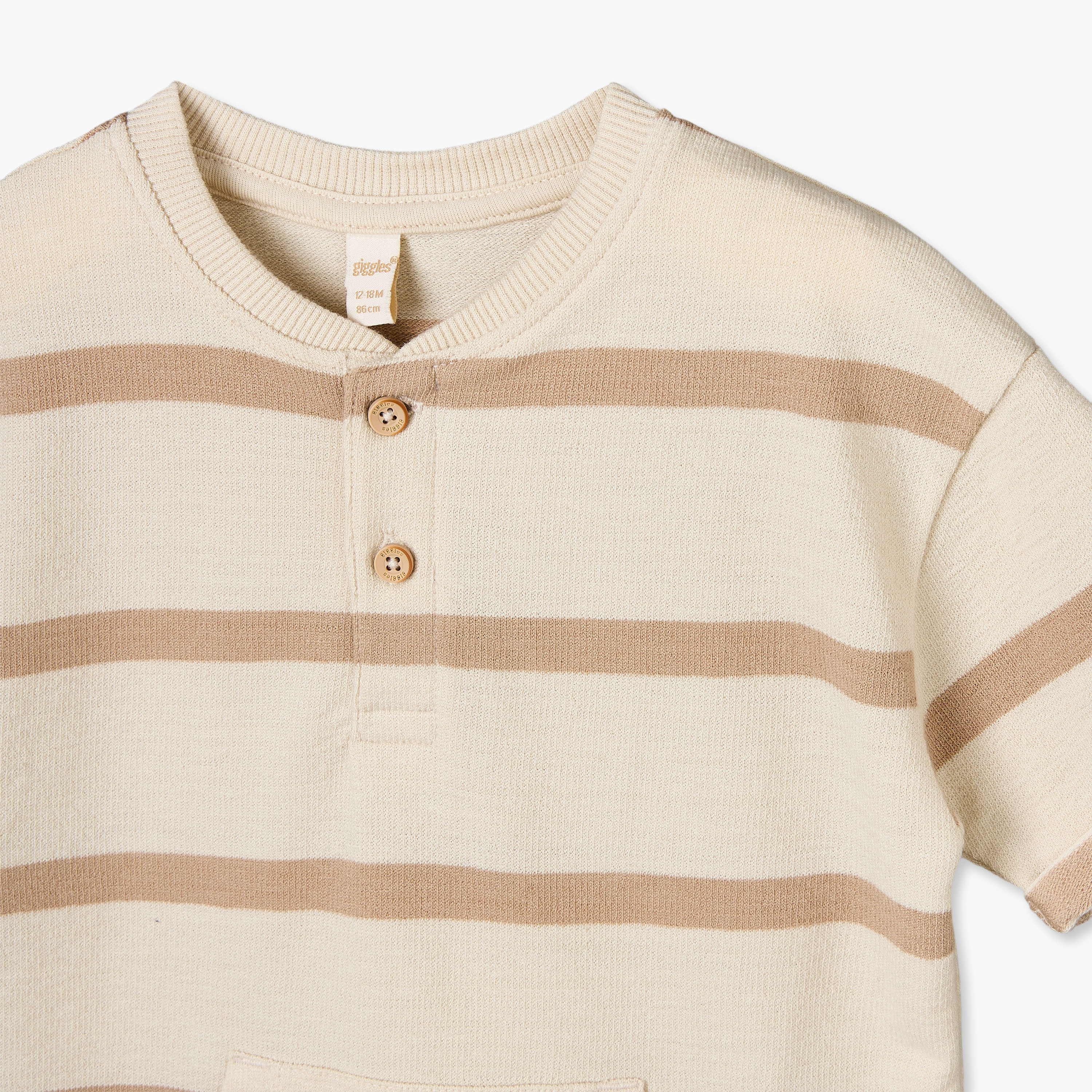طقم شورت وتيشيرت مخطط بياقة هينلي وأكمام قصيرة من جيجلز-baby-boys-clothing-setsandcoords-image-6