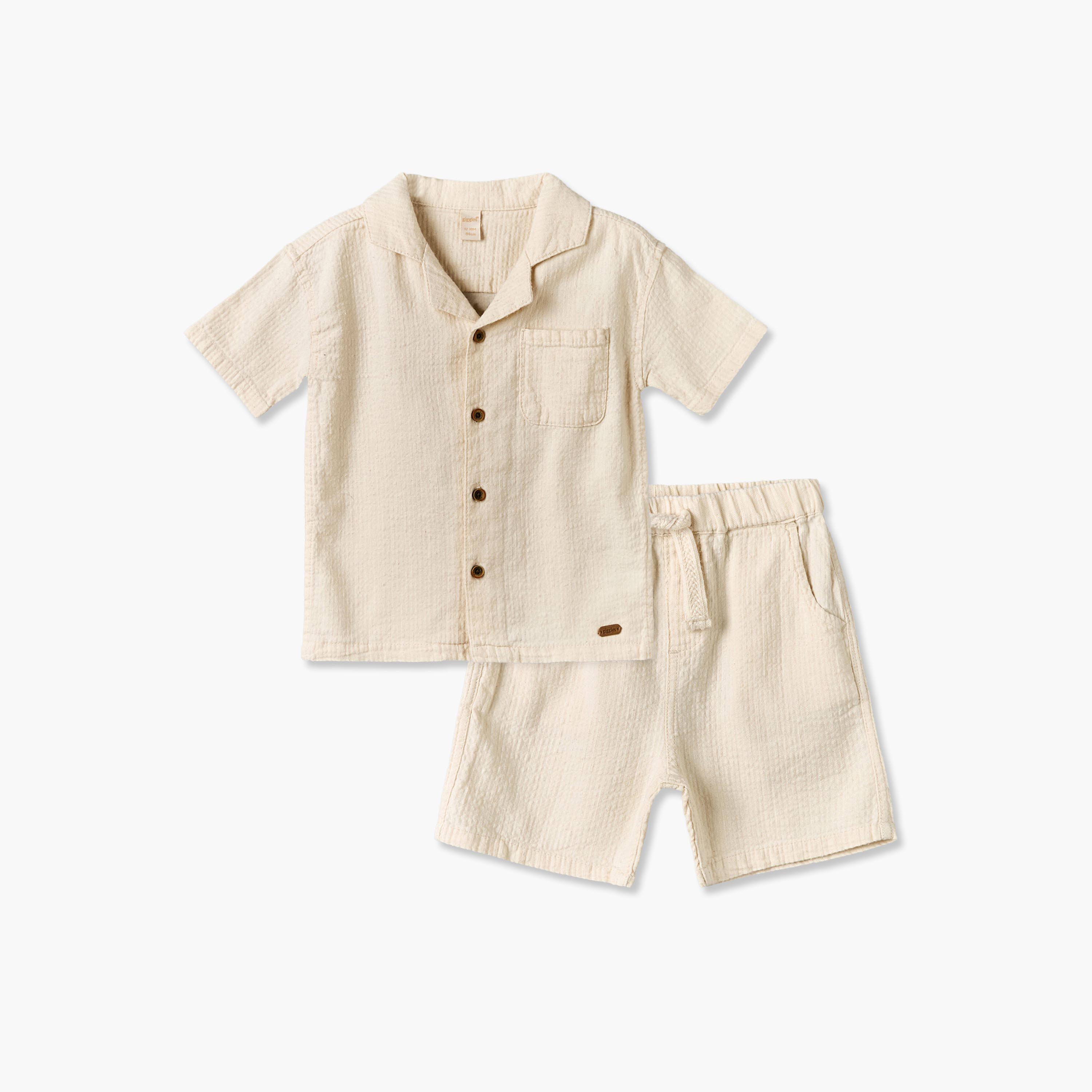 طقم قميص بياقة وأكمام قصيرة وجيب على الصدر وشورت من جيجلز-baby-boys-clothing-setsandcoords-image-2
