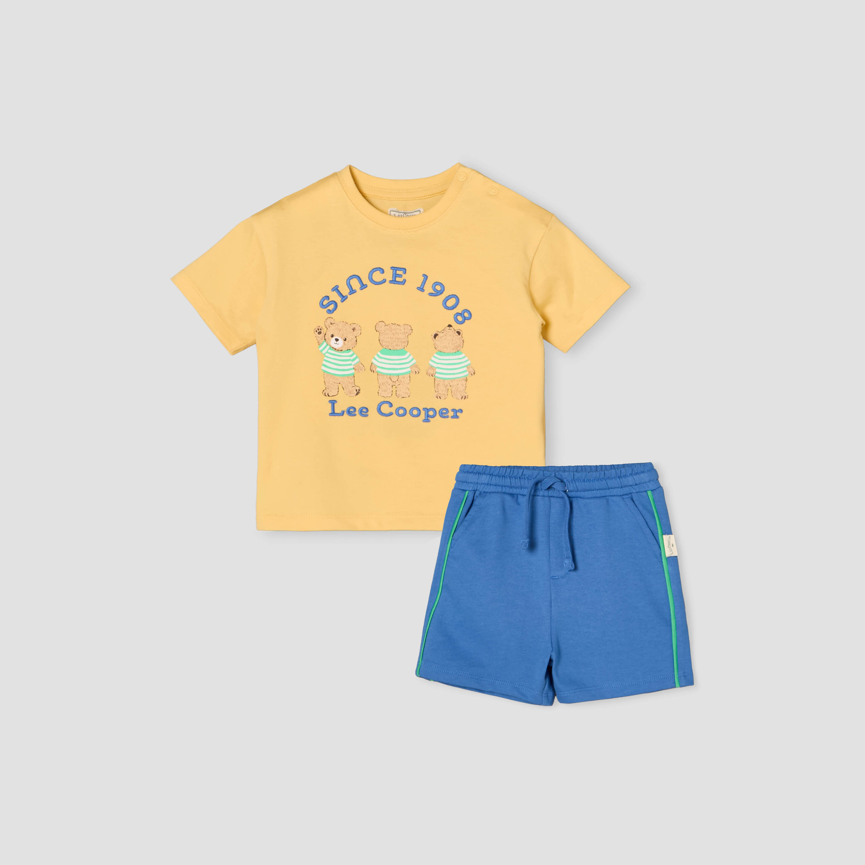 طقم تيشيرت بياقة دائرية وأكمام قصيرة مع شورت بطبعة دب تيدي من لي كوبر-baby-boys-clothing-setsandcoords-image-1