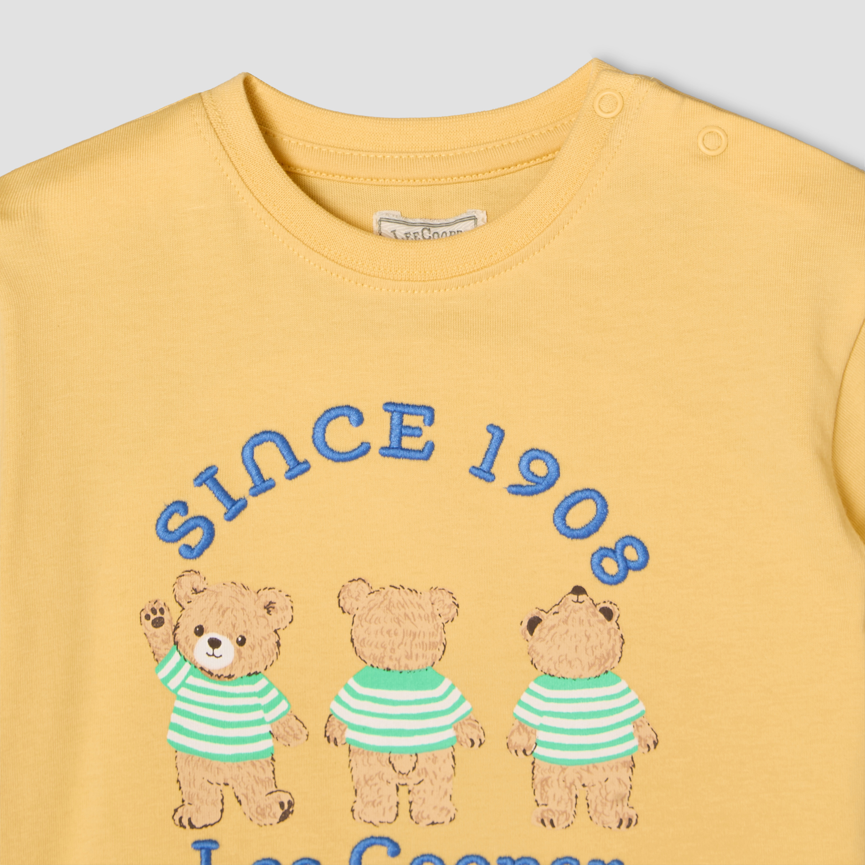 طقم تيشيرت بياقة دائرية وأكمام قصيرة مع شورت بطبعة دب تيدي من لي كوبر-baby-boys-clothing-setsandcoords-image-6
