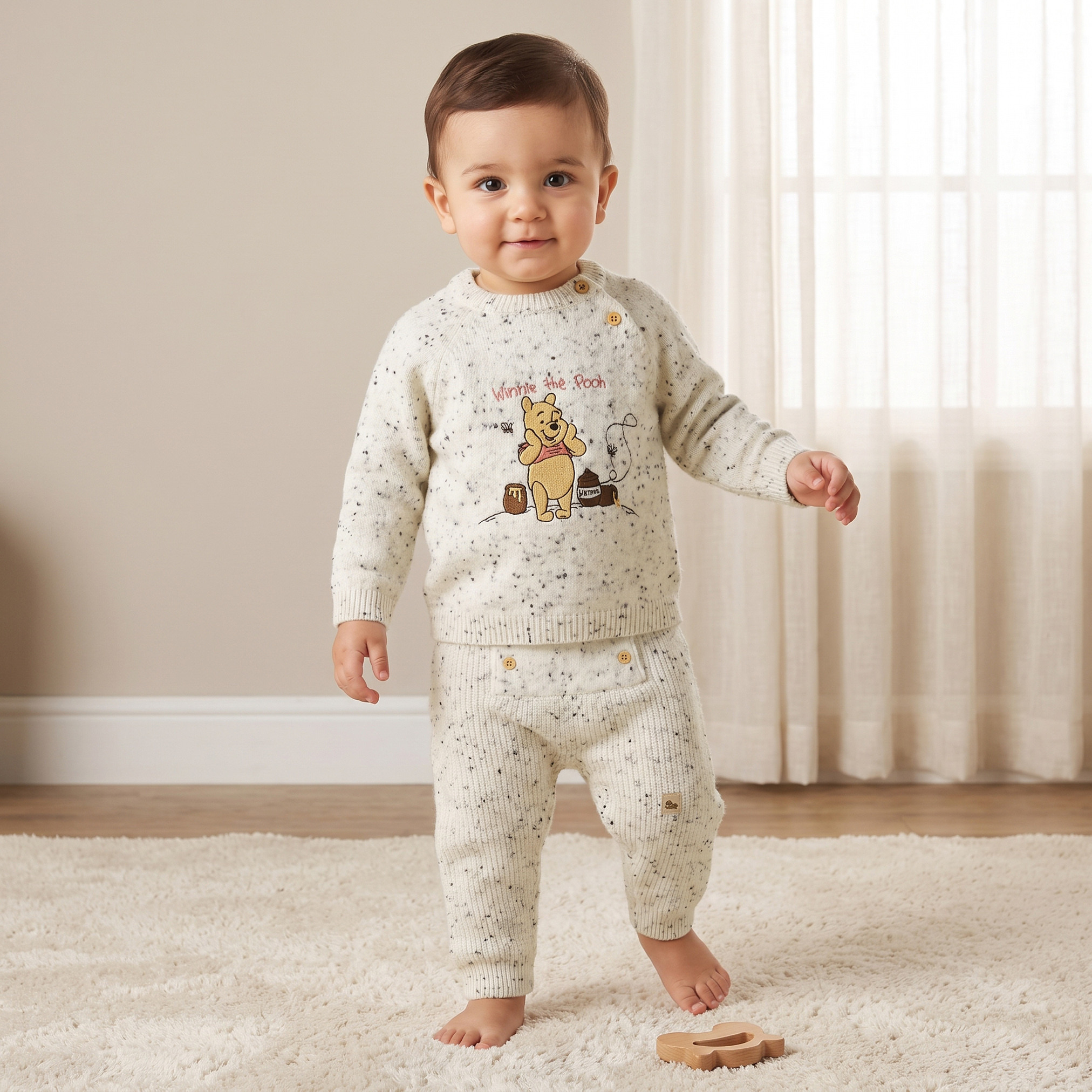 طقم كنزة بياقة ضيقة وأكمام طويلة وتطريز ويني ذا بوه مع بنطلون من ديزني-baby-boys-clothing-setsandcoords-image-1