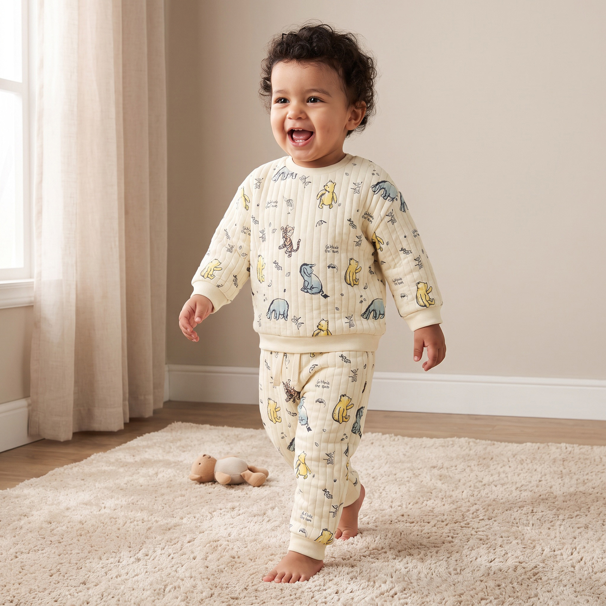 طقم بنطلون رياضي وسويت شيرت بياقة ضيقة وأكمام طويلة وطبعات ويني ذا بوه من ديزني-baby-boys-clothing-setsandcoords-image-1
