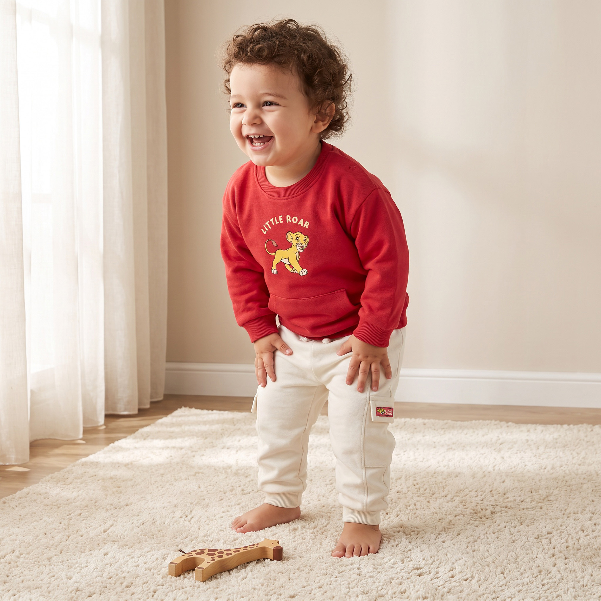طقم سويت شيرت بأكمام طويلة وياقة ضيقة وطبعات سيمبا مع بنطلون رياضي من ديزني-baby-boys-clothing-setsandcoords-image-1