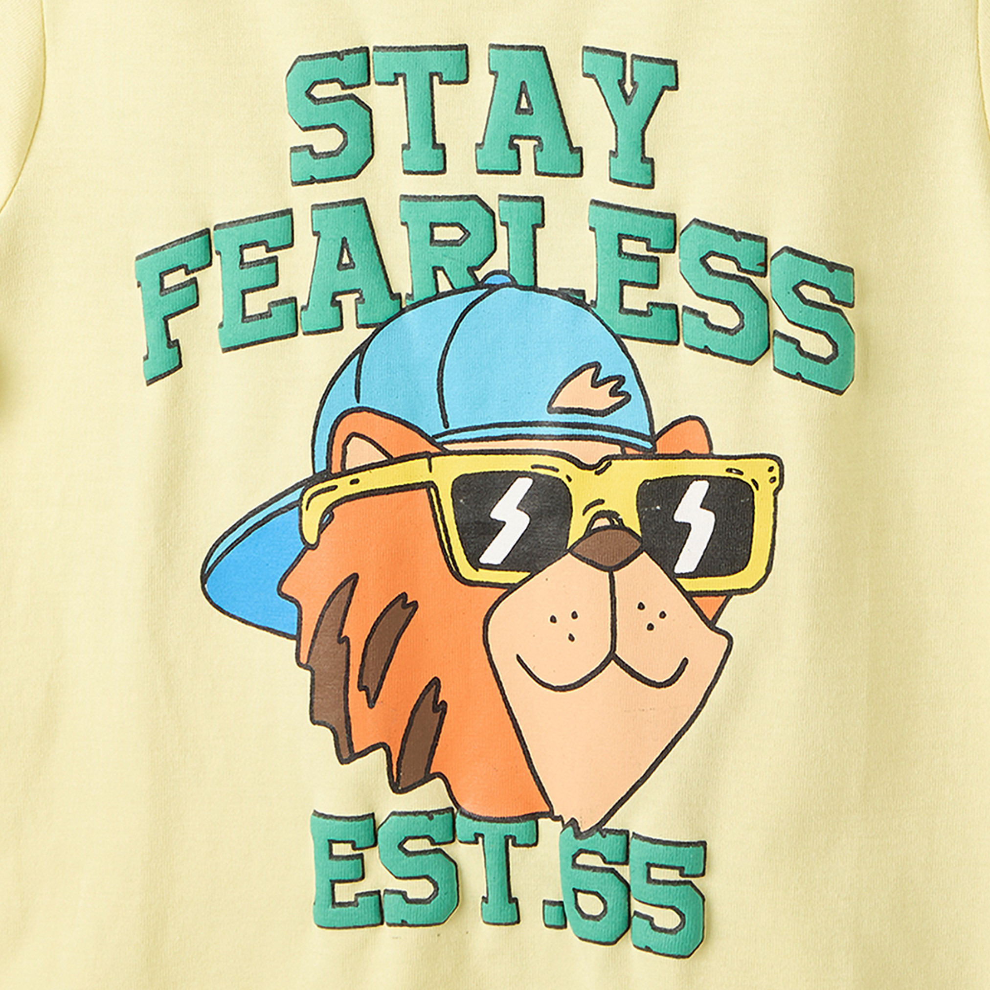 تيشيرت بياقة دائرية وأكمام قصيرة بطبعة جرافيك من جونيورز-boys-clothing-tshirtsandpolos-image-4