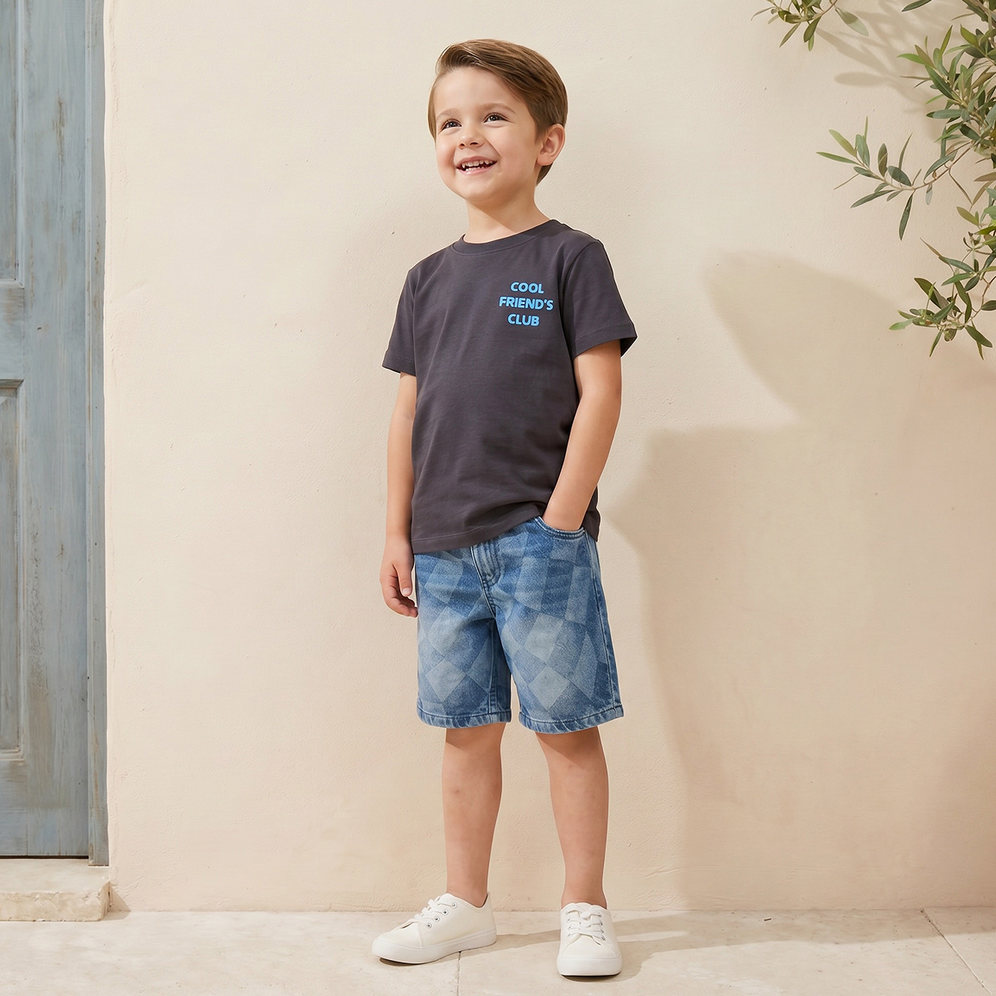 تيشيرت برقبة ضيقة وأكمام قصيرة وطبعات شعار من جونيورز-boys-clothing-tshirtsandpolos-image-5