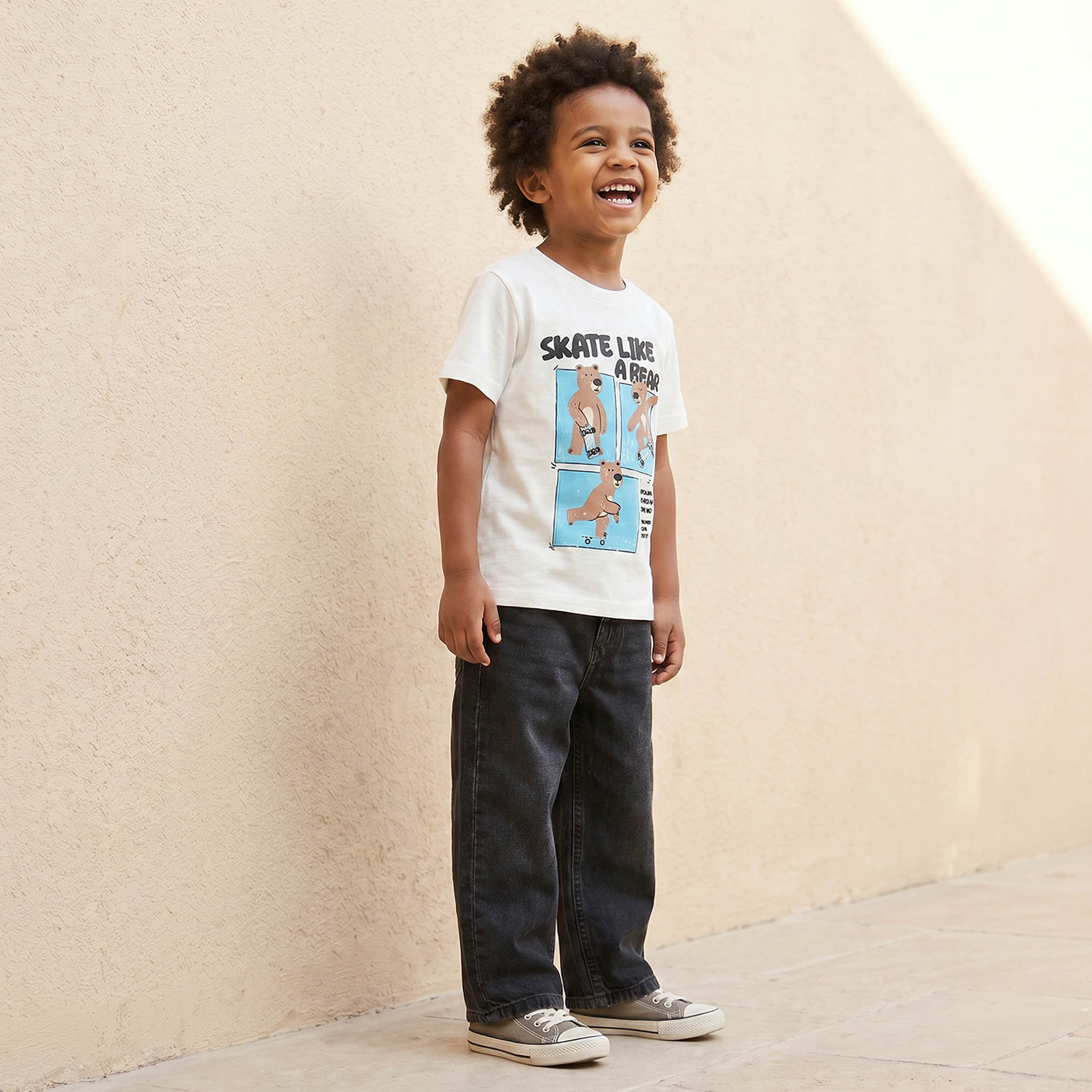 تيشيرت بياقة دائرية وأكمام قصيرة بطبعة دب من جونيورز-boys-clothing-tshirtsandpolos-image-5