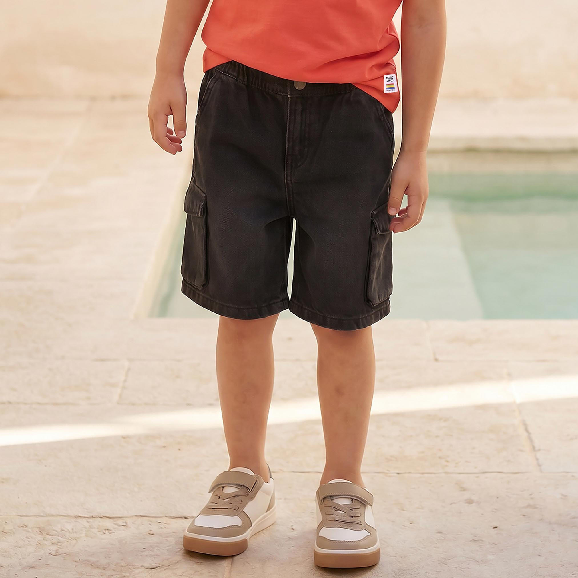 تيشيرت بياقة دائرية وأكمام قصيرة مع تطريز روبوت من جونيورز-boys-clothing-setsandcoords-image-3
