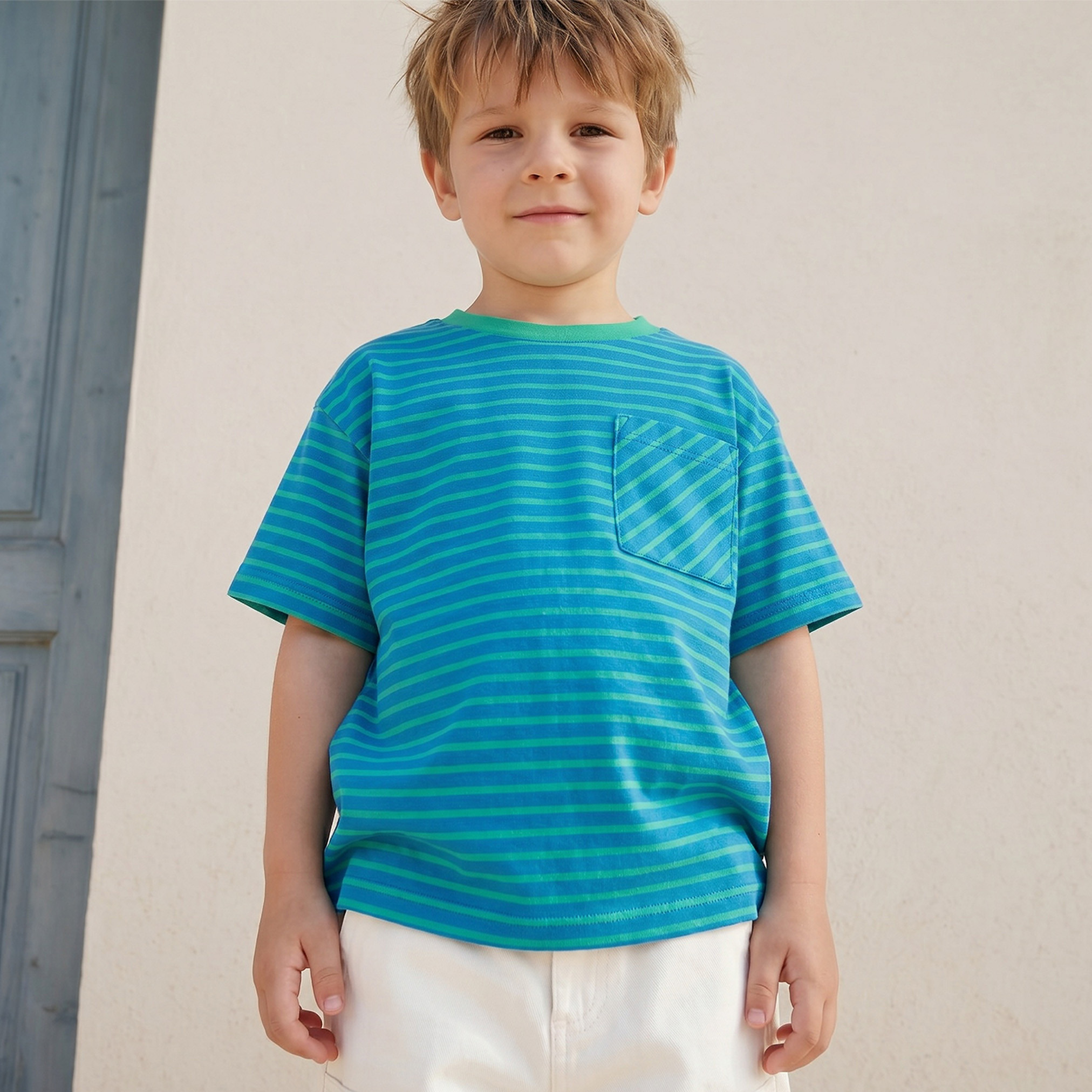 تيشيرت مخطط بياقة ضيقة وأكمام قصيرة من جونيورز-boys-clothing-tshirtsandpolos-image-1