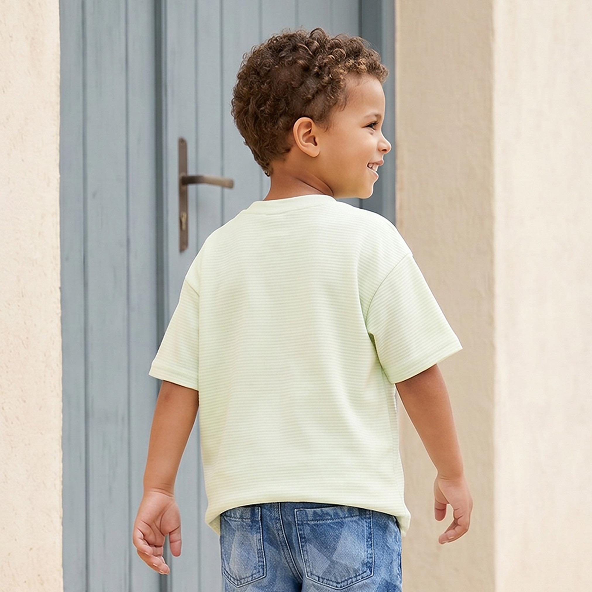 تيشيرت برقبة ضيقة وأكمام قصيرة وجيوب من جونيورز-boys-clothing-tshirtsandpolos-image-3