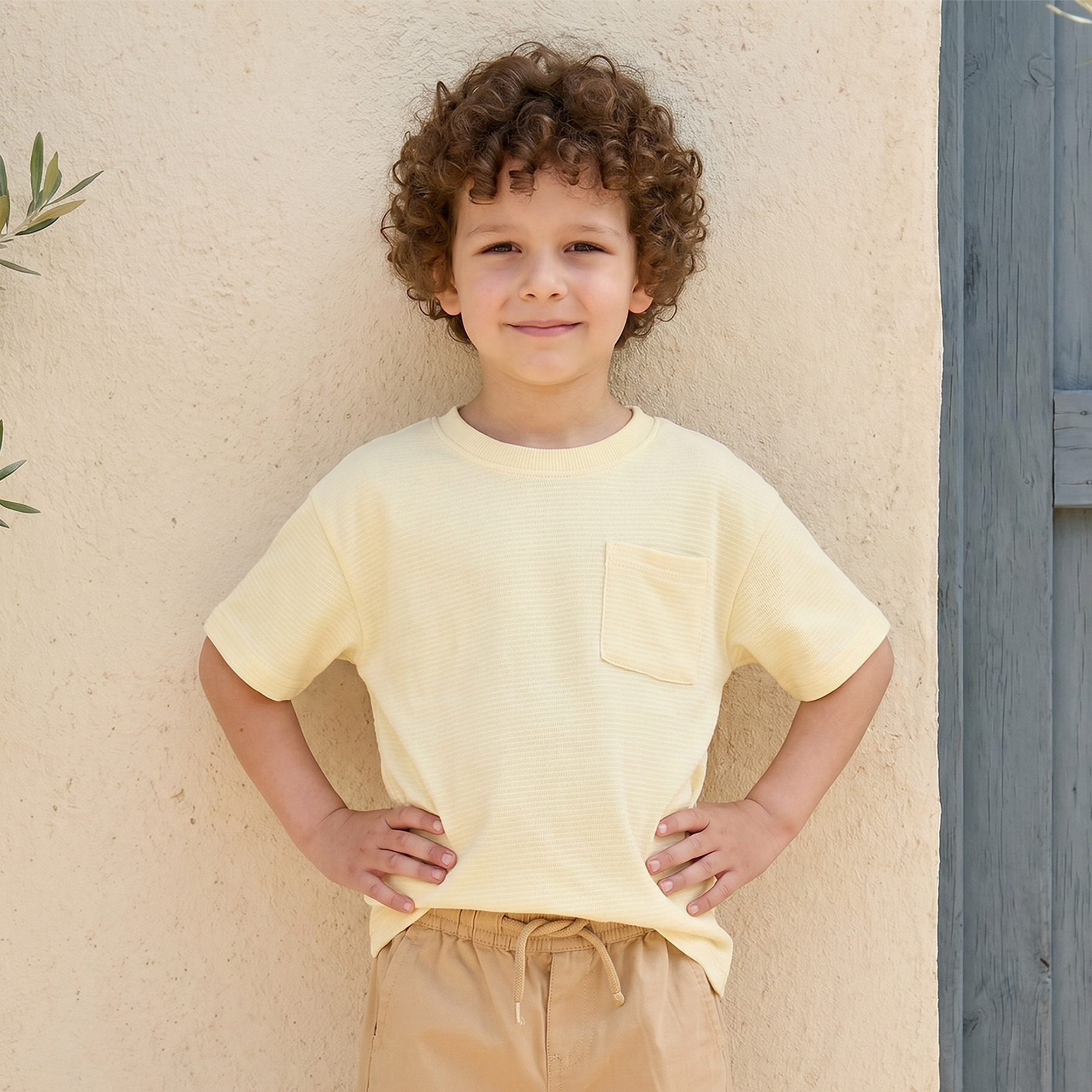 تيشيرت بياقة ضيقة وأكمام قيرة وجيب على الصدر من جونيورز-boys-clothing-tshirtsandpolos-image-1