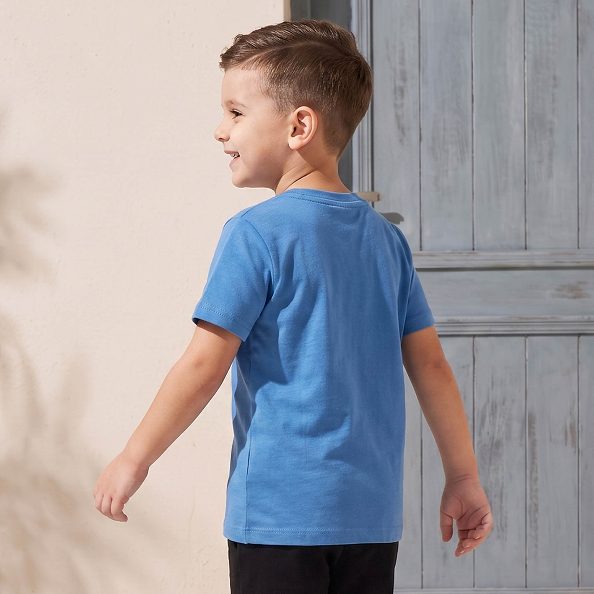 تيشيرت بطبعات شعار وياقة ضيقة وأكمام قصيرة من جونيورز-boys-clothing-tshirtsandpolos-image-3