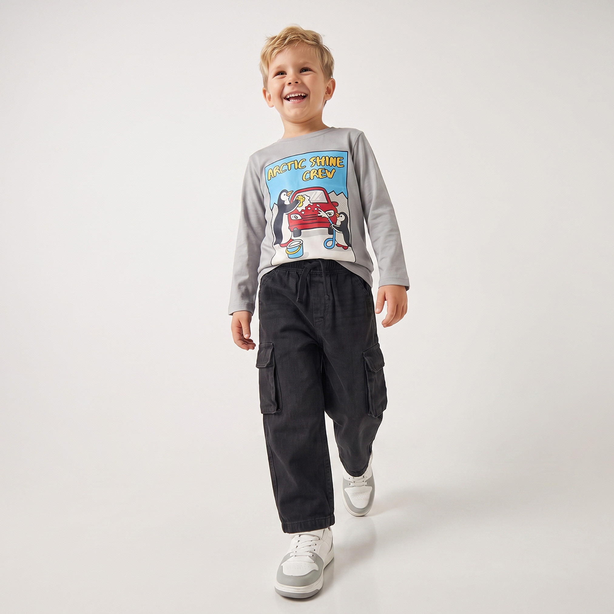 تيشيرت بأكمام طويلة وياقة ضيقة وطبعات بطريق من جونيورز-boys-clothing-tshirtsandpolos-image-4