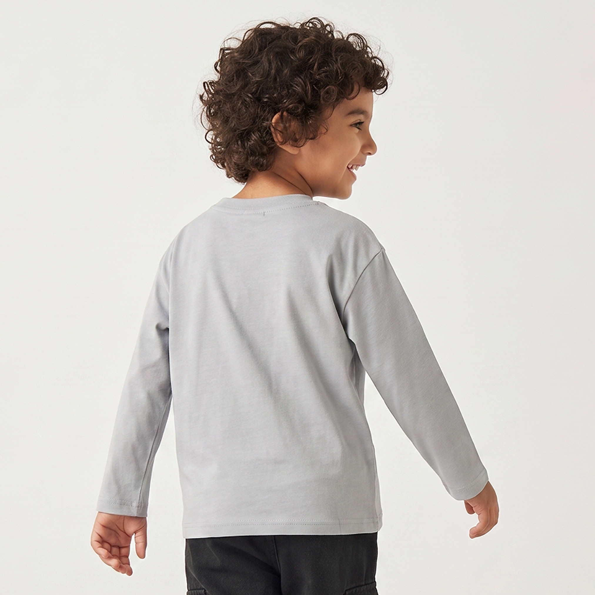 تيشيرت بياقة ضيقة وأكمام طويلة وطبعات ديناصور من جونيورز-boys-clothing-tshirtsandpolos-image-3