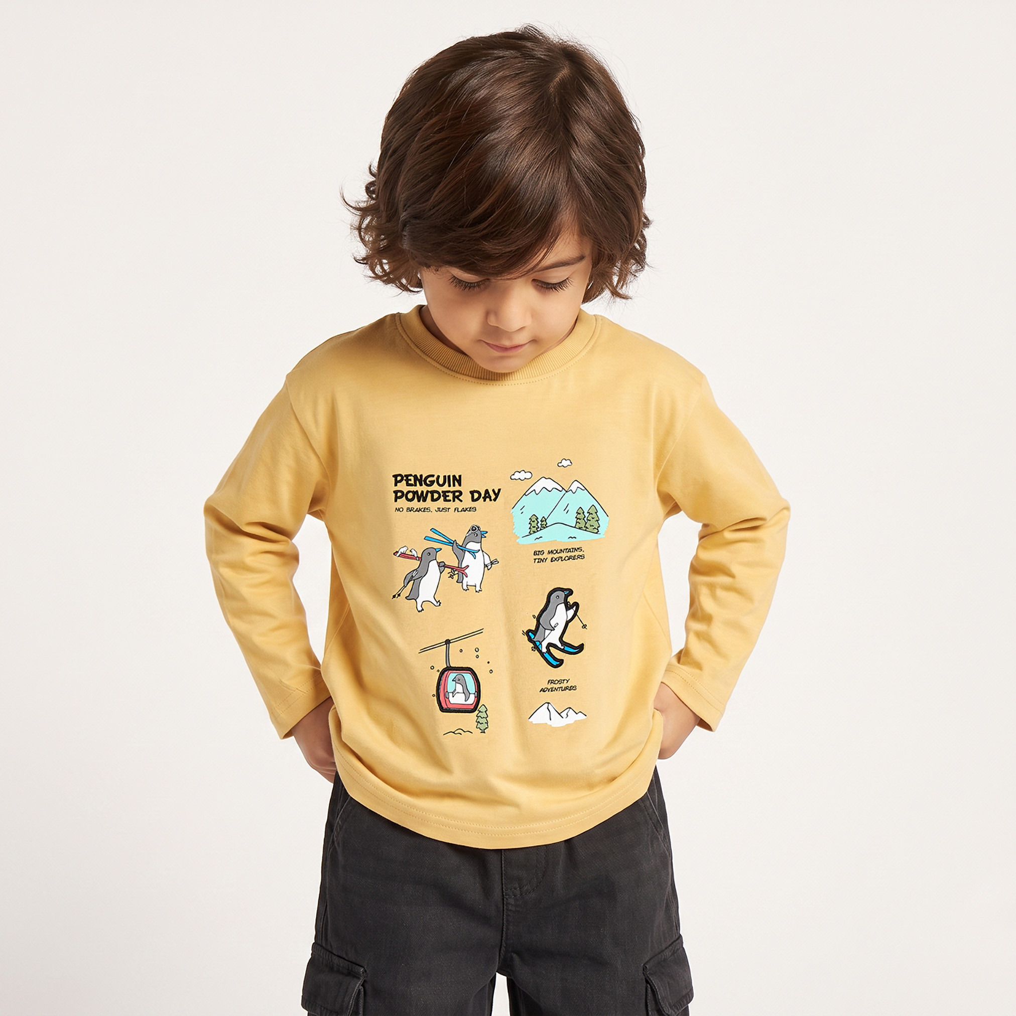 تيشيرت بياقة مستديرة وأكمام طويلة بطبعة بطريق من جونيورز-boys-clothing-tshirtsandpolos-image-1