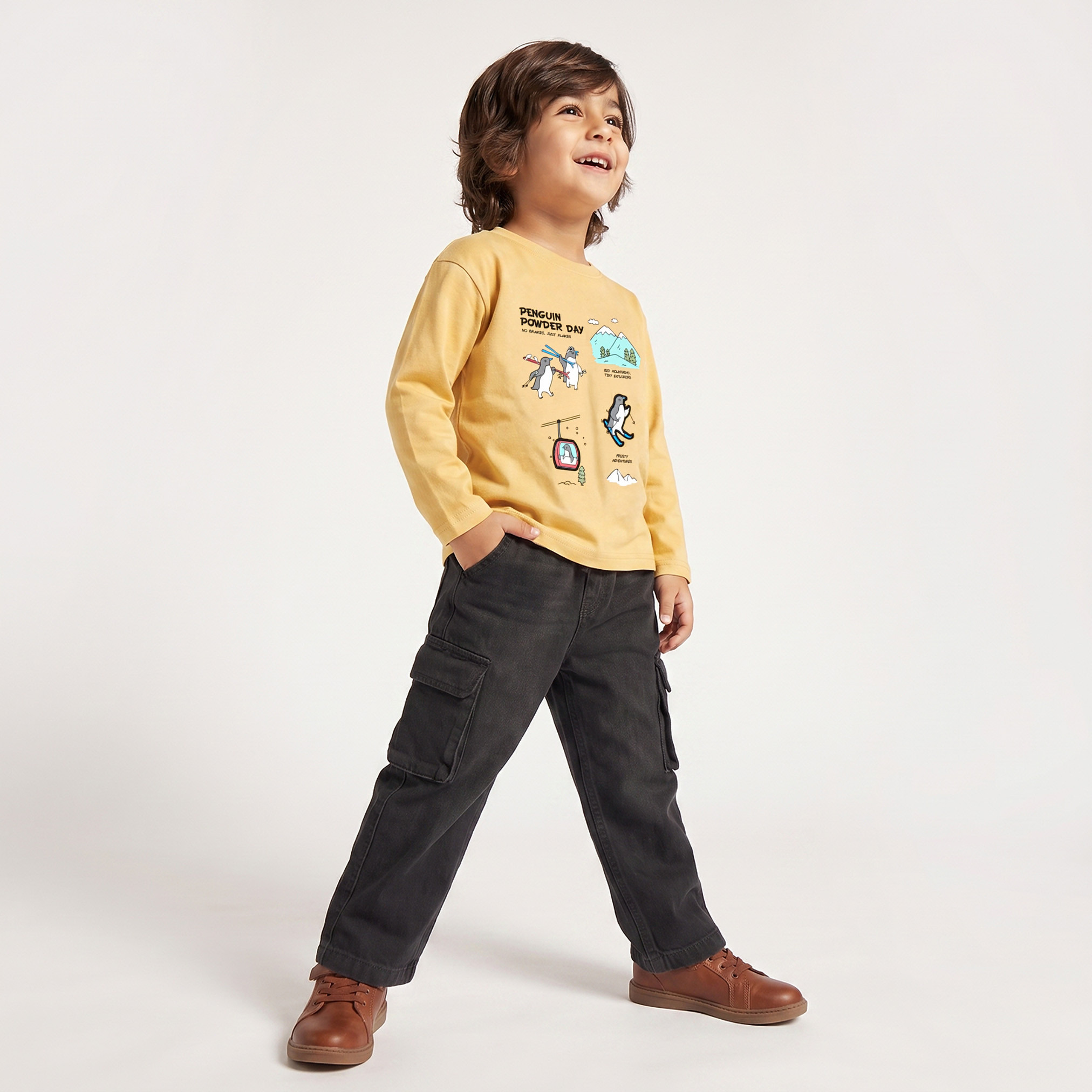 تيشيرت بياقة مستديرة وأكمام طويلة بطبعة بطريق من جونيورز-boys-clothing-tshirtsandpolos-image-2