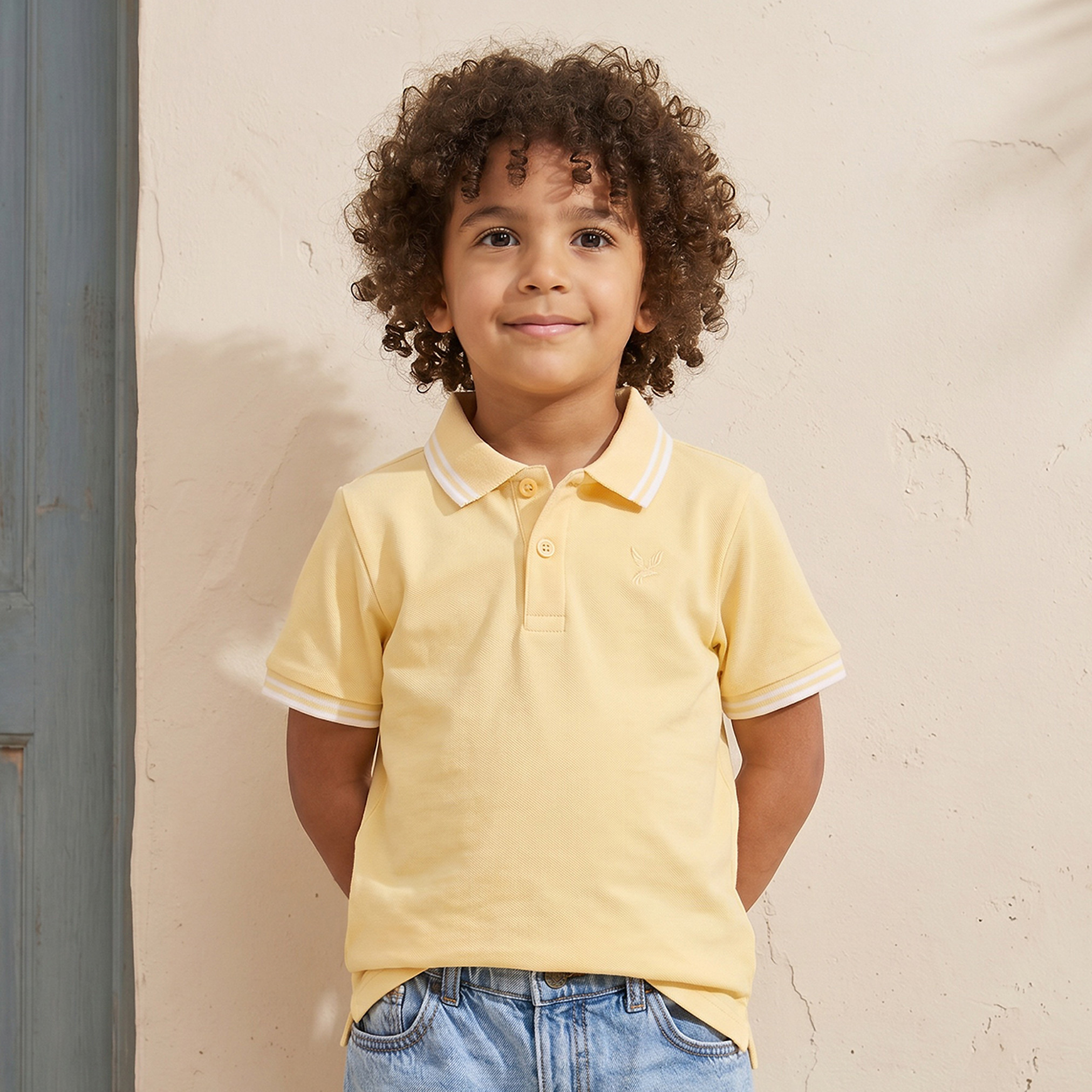 تيشيرت بولو بياقة عادية وأكمام قصيرة وخطوط مغايرة من جونيورز-boys-clothing-tshirtsandpolos-image-1