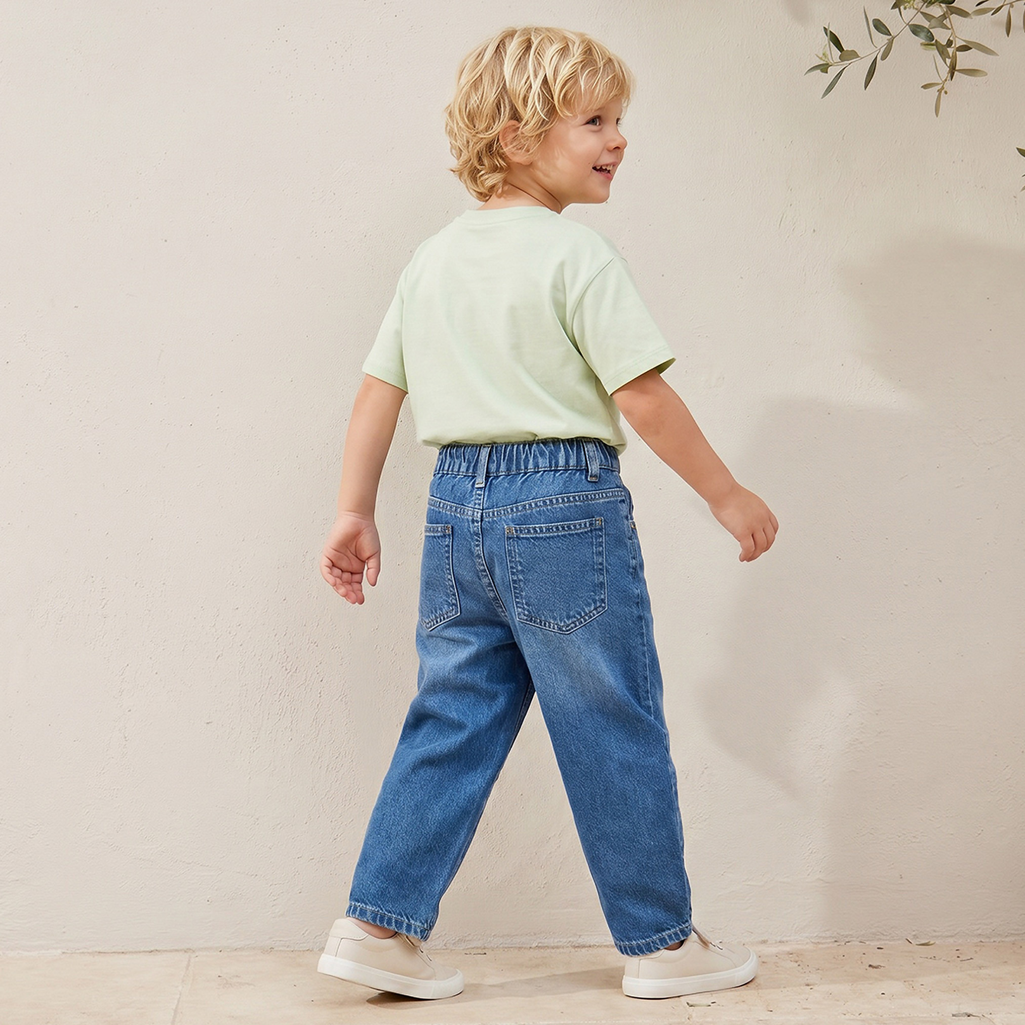 بنطلون جينز بقصة بالون وخصر متوسط الارتفاع مع جيوب من جونيورز-boys-clothing-bottoms-jeans-image-3