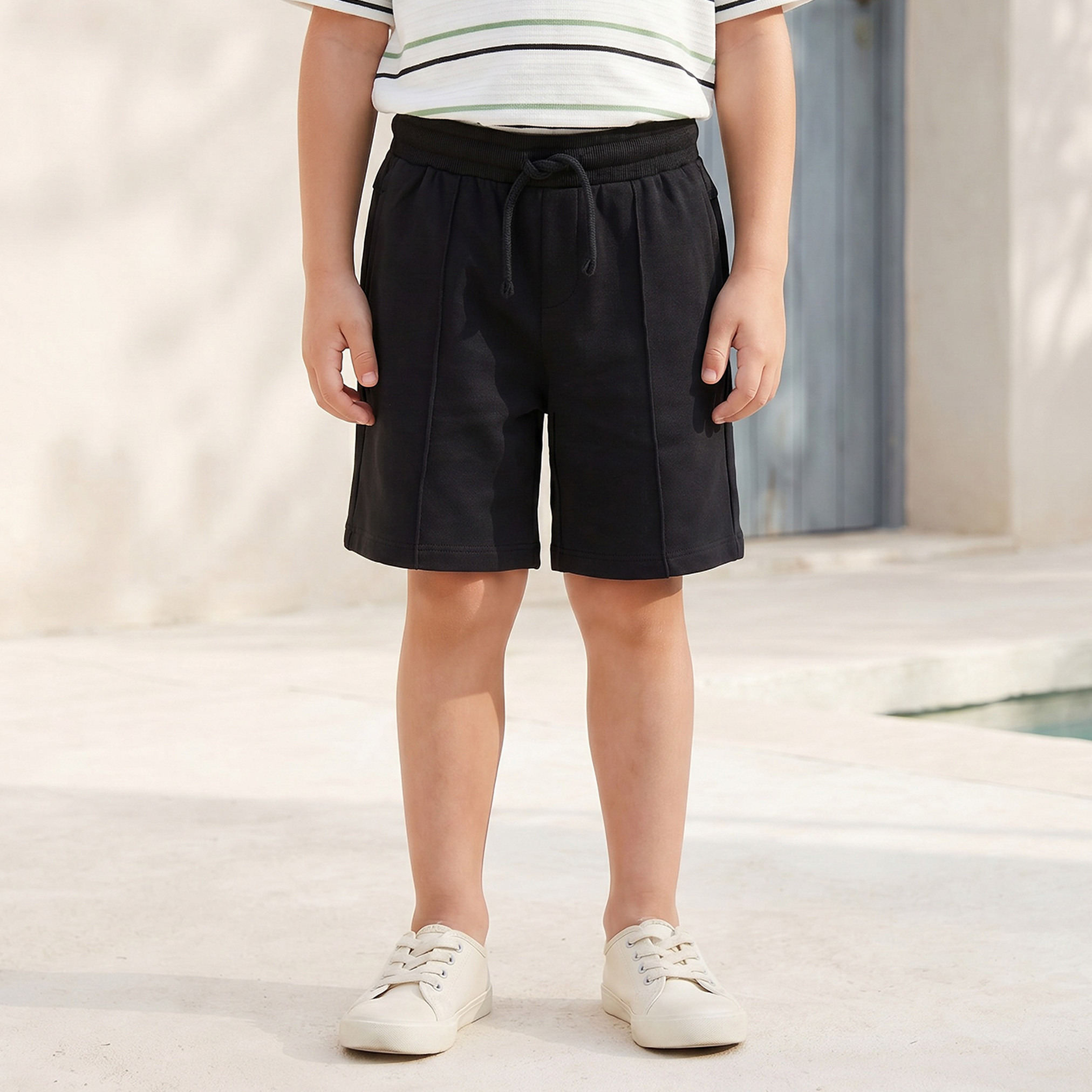 شورت بطول الركبة برباط خصر وجيوب من جونيورز-baby-boys-clothing-bottoms-shorts-image-1
