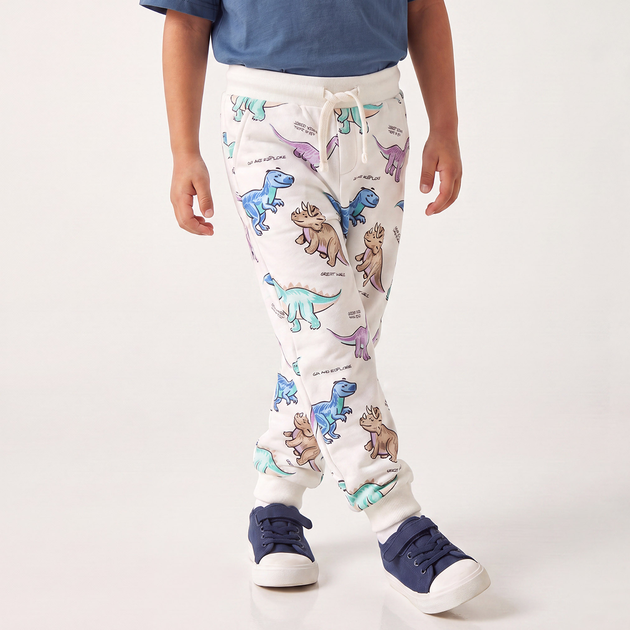 بنطلون رياضي بطبعات ديناصور ورباط خصر مطاطي من جونيورز-boys-clothing-bottoms-joggersandtrackpants-image-1
