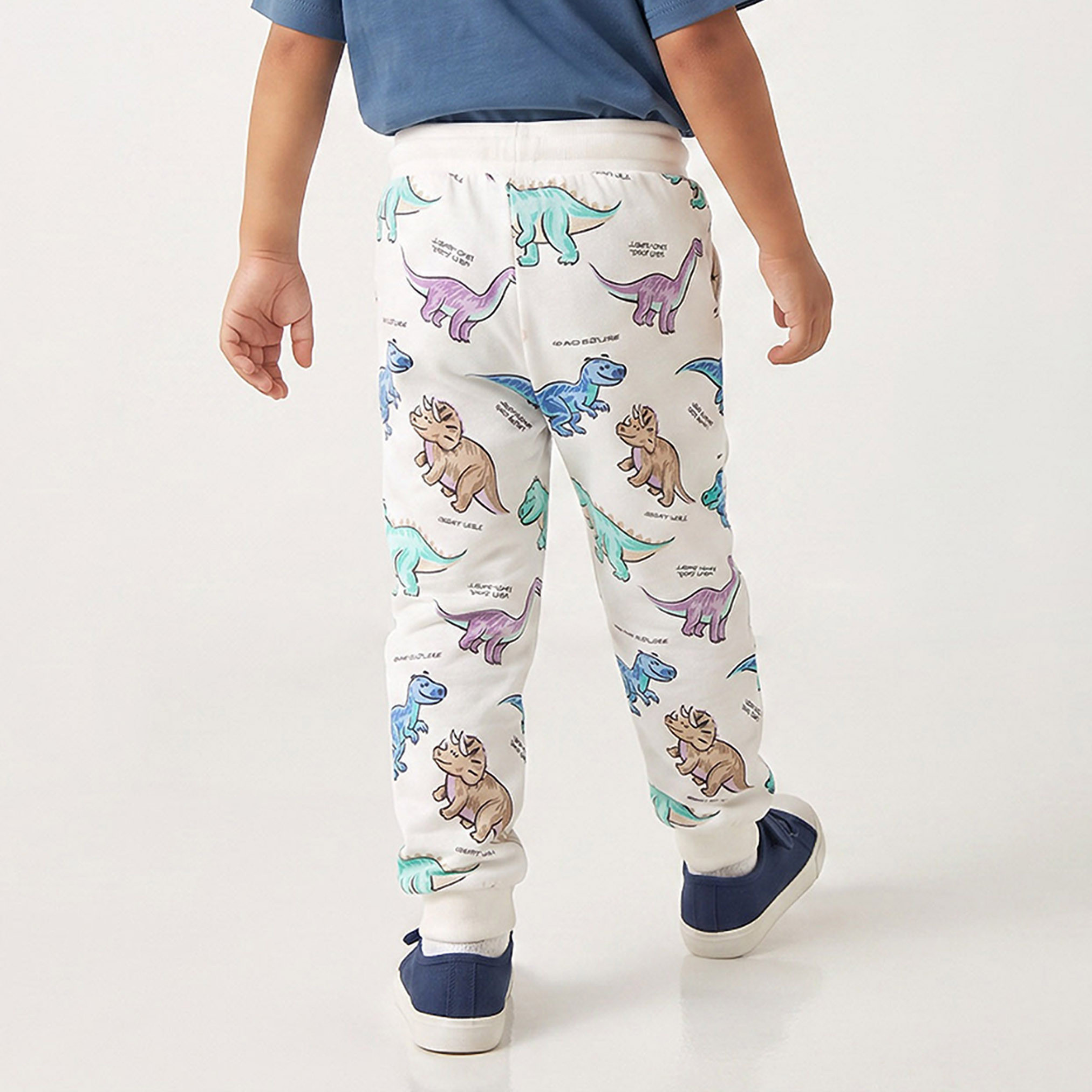 بنطلون رياضي بطبعات ديناصور ورباط خصر مطاطي من جونيورز-boys-clothing-bottoms-joggersandtrackpants-image-2