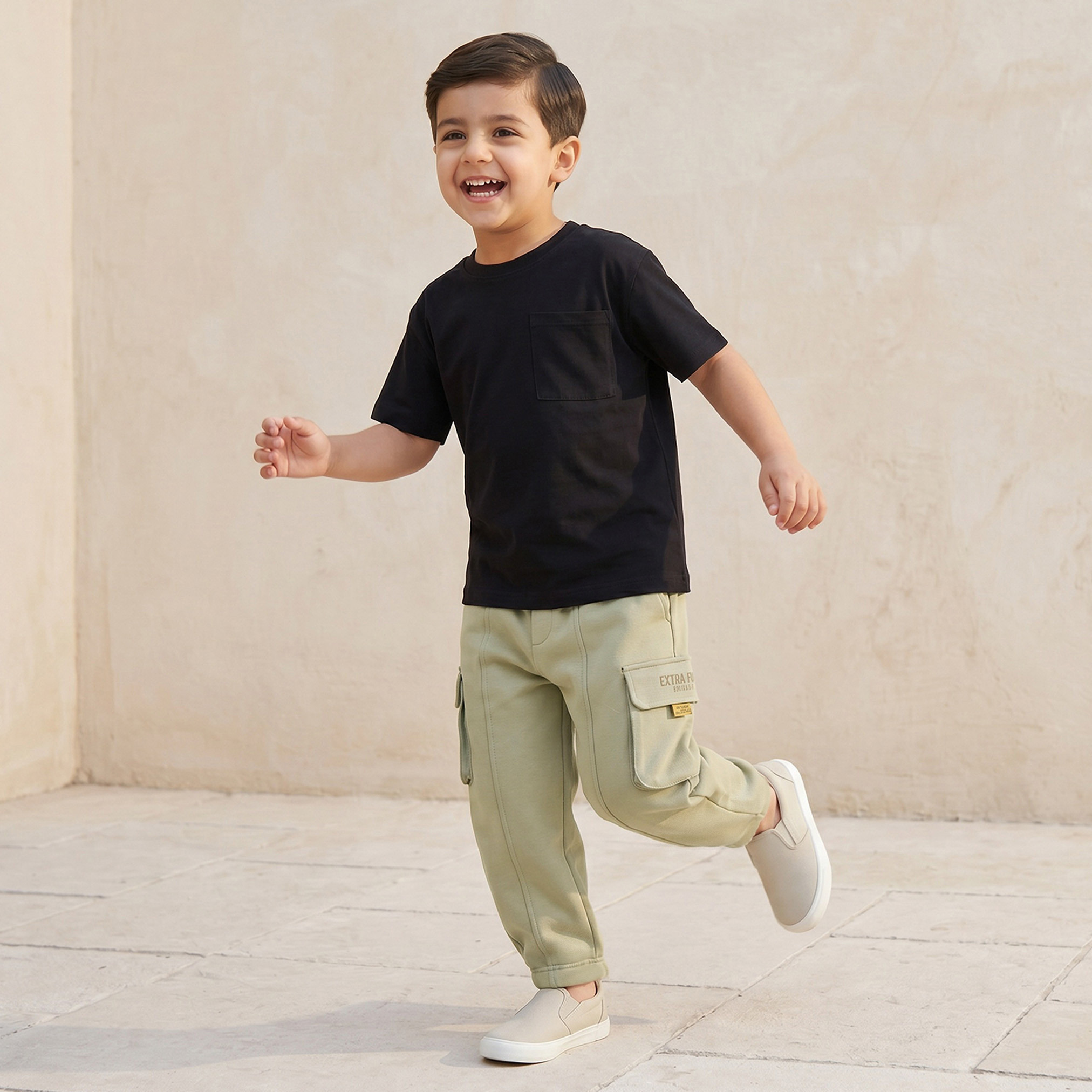 بنطلون جوغرز كارجو بخصر مطاطي برباط وتصميم بخطوط من جونيورز-boys-clothing-bottoms-joggersandtrackpants-image-5